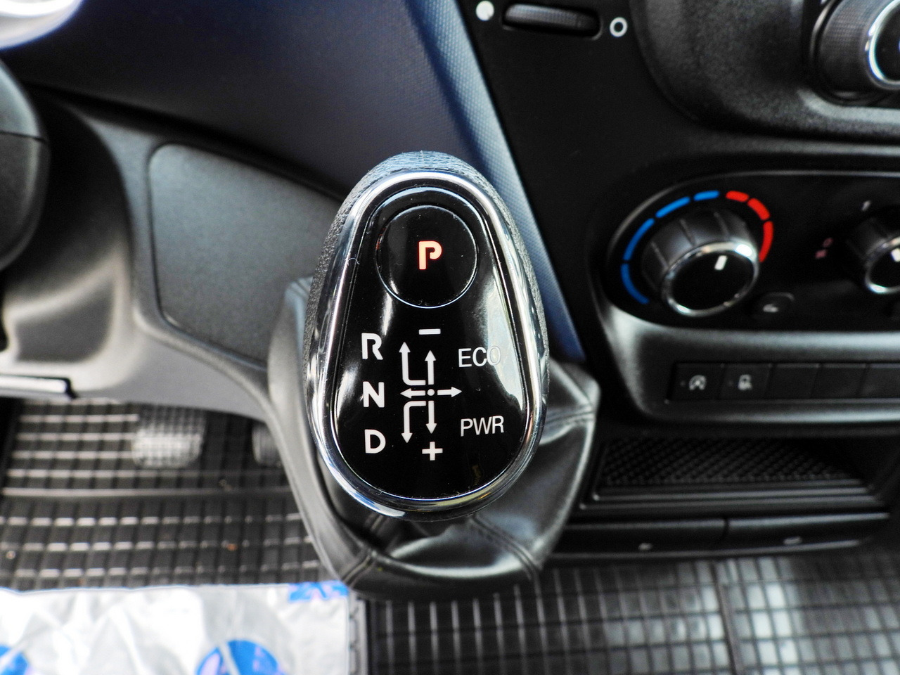 Фургон-рефрижератор IVECO DAILY 35S14 REFRIGERATOR VAN -10*C POWER SUPPLY 230V CRUISE CONTROL AUTOMATIC TRANSMISSION HI-MATIC AIR CONDITIONING  140HP: фото 40