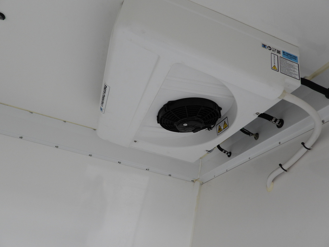 Фургон-рефрижератор IVECO DAILY 35S14 REFRIGERATOR VAN -10*C POWER SUPPLY 230V CRUISE CONTROL AUTOMATIC TRANSMISSION HI-MATIC AIR CONDITIONING  140HP: фото 26