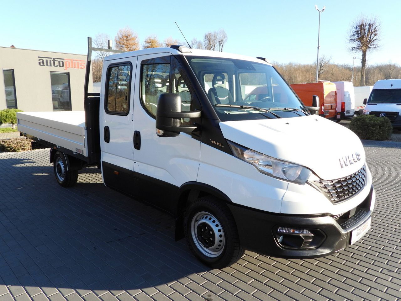 IVECO DAILY 35S14 STAKE BODY DOUBLE CABIN DOKA 7 SEATS CRUISE CONTROL AIR CONDITIONING 140HP - Грузопассажирский фургон: фото 4 IVECO DAILY 35S14 STAKE BODY DOUBLE CABIN DOKA 7 SEATS CRUISE CONTROL AIR CONDITIONING 140HP - Грузопассажирский фургон: фото 4