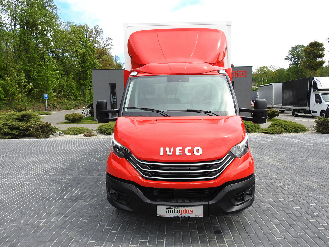IVECO DAILY 35S18 NEW BOX 10 PALLETS CRUISE CONTROL NAVIGATION AIR CONDITIONING LED LIGHTS GUARANTEE 180HP - Фургон с закрытым кузовом: фото 5 IVECO DAILY 35S18 NEW BOX 10 PALLETS CRUISE CONTROL NAVIGATION AIR CONDITIONING LED LIGHTS GUARANTEE 180HP - Фургон с закрытым кузовом: фото 5