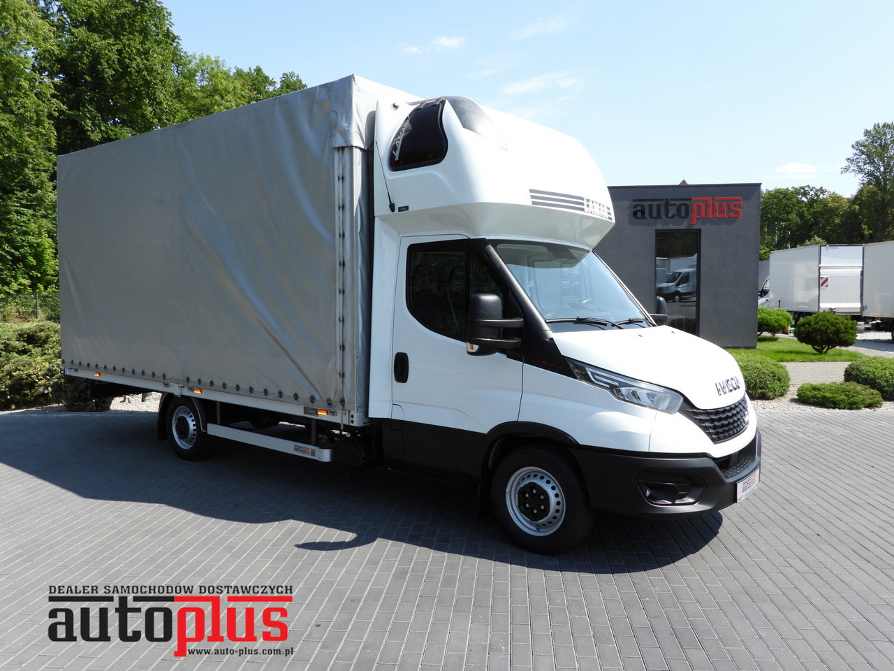 IVECO DAILY 35S18 TARPAULIN 10 PALLETS WEBASTO CRUISE CONTROL LED LIGHTS PNEUMATICS AIR CONDITIONING 180HP - Тентованный фургон: фото 1 IVECO DAILY 35S18 TARPAULIN 10 PALLETS WEBASTO CRUISE CONTROL LED LIGHTS PNEUMATICS AIR CONDITIONING 180HP - Тентованный фургон: фото 1