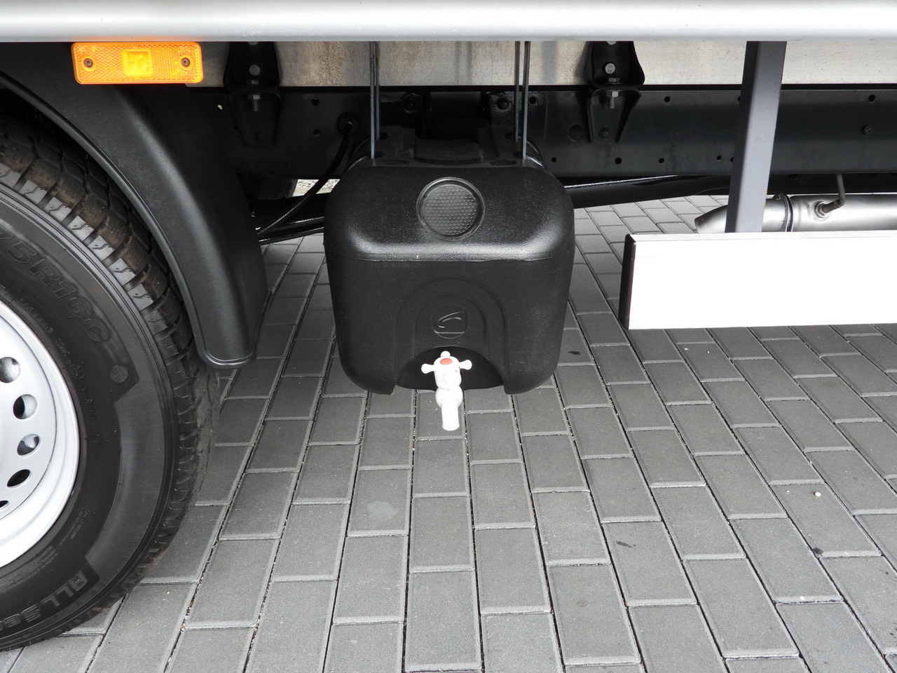 Тентованный фургон IVECO DAILY 35S18 TARPAULIN 10 PALLETS WEBASTO CRUISE CONTROL NAVIGATION LED LIGHTS AIR CONDITIONING  180HP: фото 27