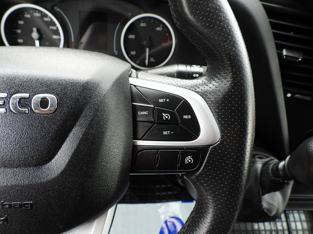 Тентованный фургон IVECO DAILY 35S18 TARPAULIN 10 PALLETS WEBASTO CRUISE CONTROL NAVIGATION LED LIGHTS AIR CONDITIONING  180HP: фото 42