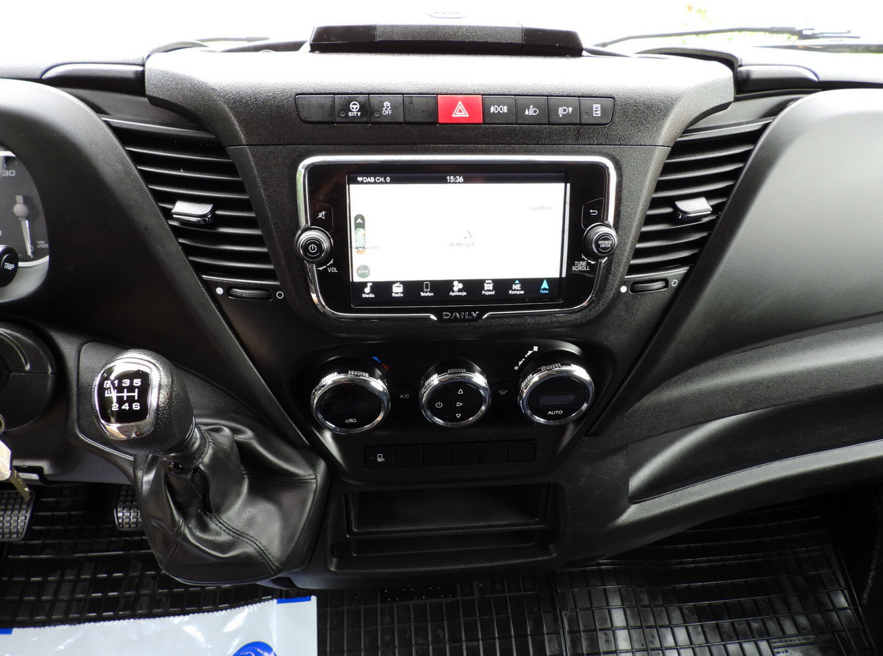 Тентованный фургон IVECO DAILY 35S18 TARPAULIN 10 PALLETS WEBASTO CRUISE CONTROL NAVIGATION LED LIGHTS AIR CONDITIONING  180HP: фото 37