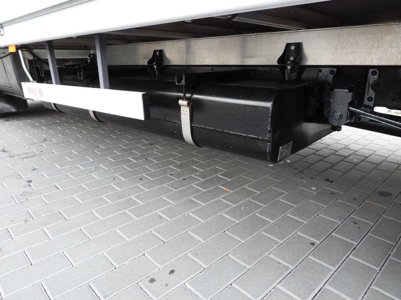 Тентованный фургон IVECO DAILY 35S18 TARPAULIN 10 PALLETS WEBASTO CRUISE CONTROL NAVIGATION LED LIGHTS AIR CONDITIONING  180HP: фото 17