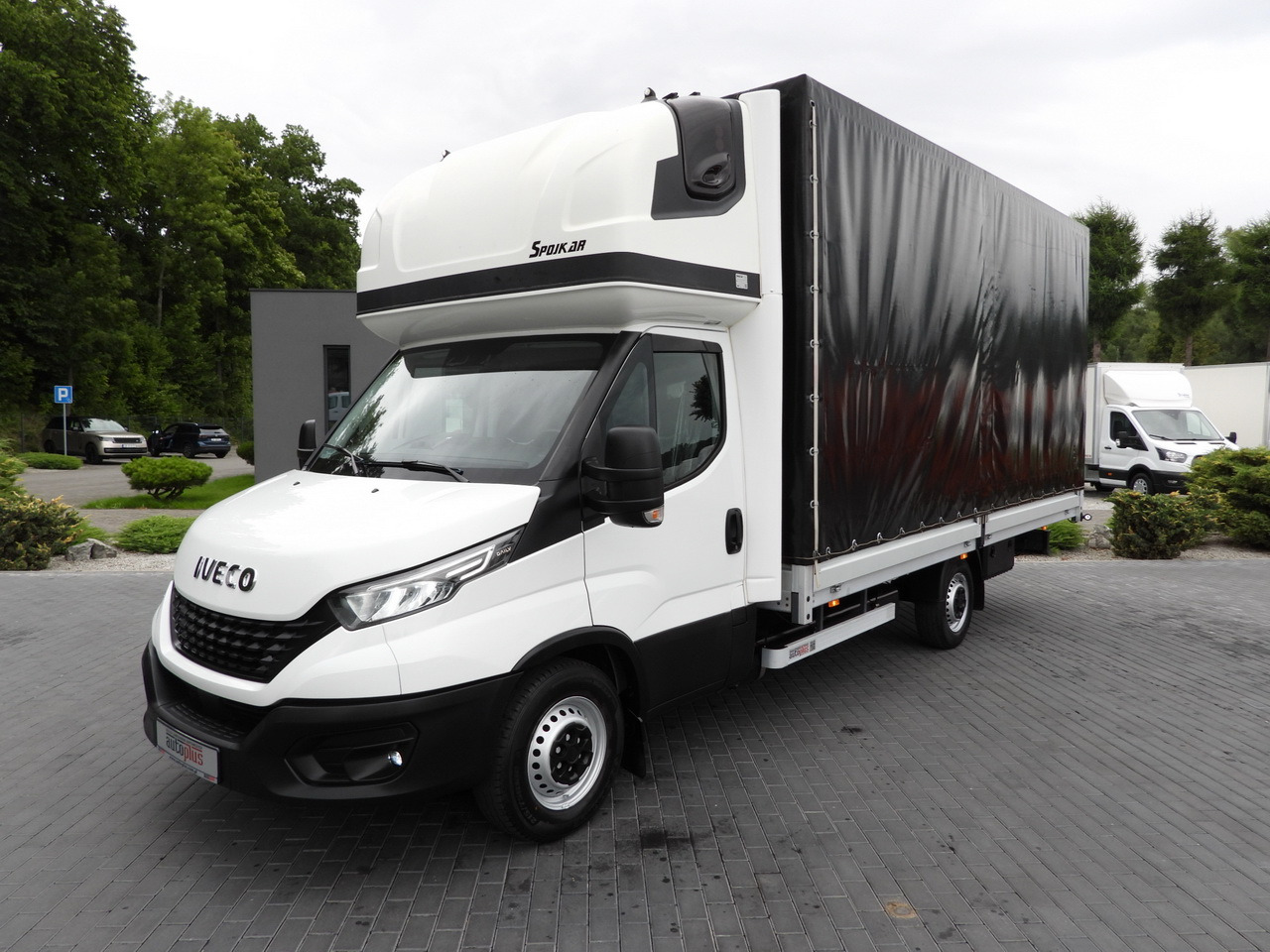 Тентованный фургон IVECO DAILY 35S18 TARPAULIN 10 PALLETS WEBASTO CRUISE CONTROL NAVIGATION LED LIGHTS AIR CONDITIONING  180HP: фото 19