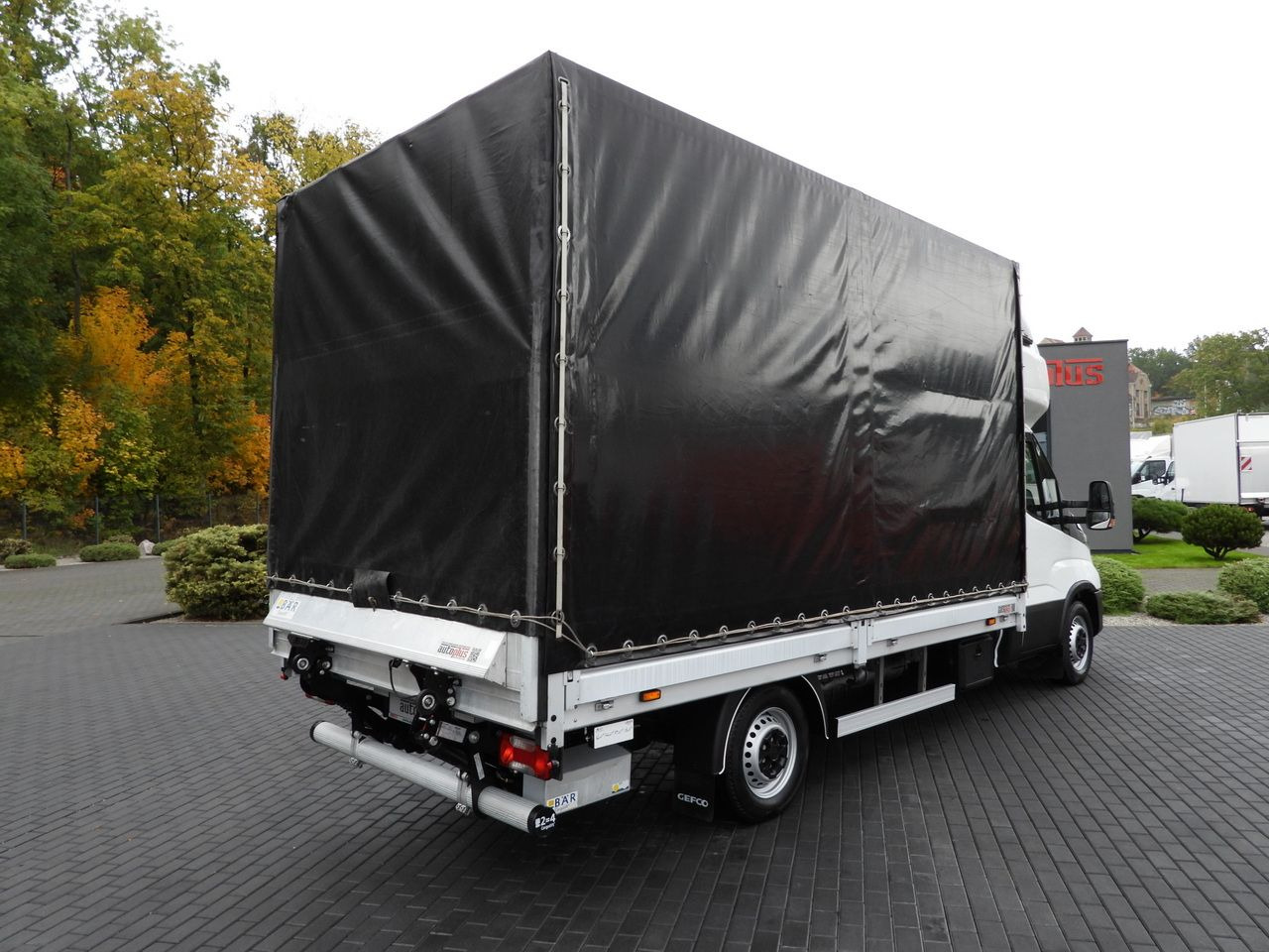 IVECO DAILY 35S18 TARPAULIN LIFT 8 PALLETS WEBASTO CRUISE CONTROL AIR CONDITIONING 180HP - Тентованный фургон: фото 3 IVECO DAILY 35S18 TARPAULIN LIFT 8 PALLETS WEBASTO CRUISE CONTROL AIR CONDITIONING 180HP - Тентованный фургон: фото 3
