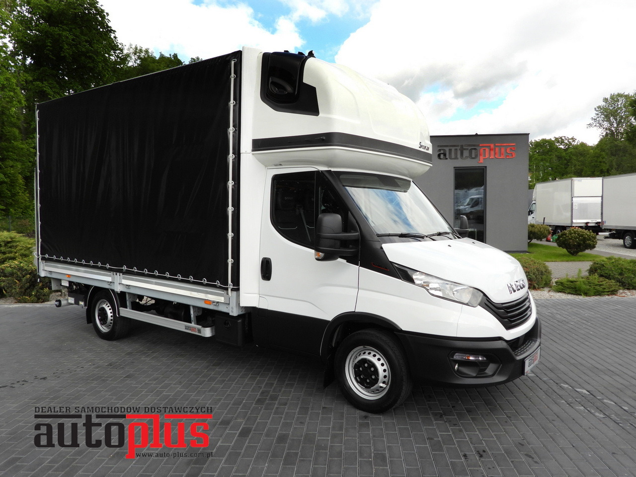 IVECO DAILY 35S18 TARPAULIN LIFT 8 PALLETS WEBASTO CRUISE CONTROL AIR CONDITIONING 180HP - Тентованный фургон: фото 1 IVECO DAILY 35S18 TARPAULIN LIFT 8 PALLETS WEBASTO CRUISE CONTROL AIR CONDITIONING 180HP - Тентованный фургон: фото 1