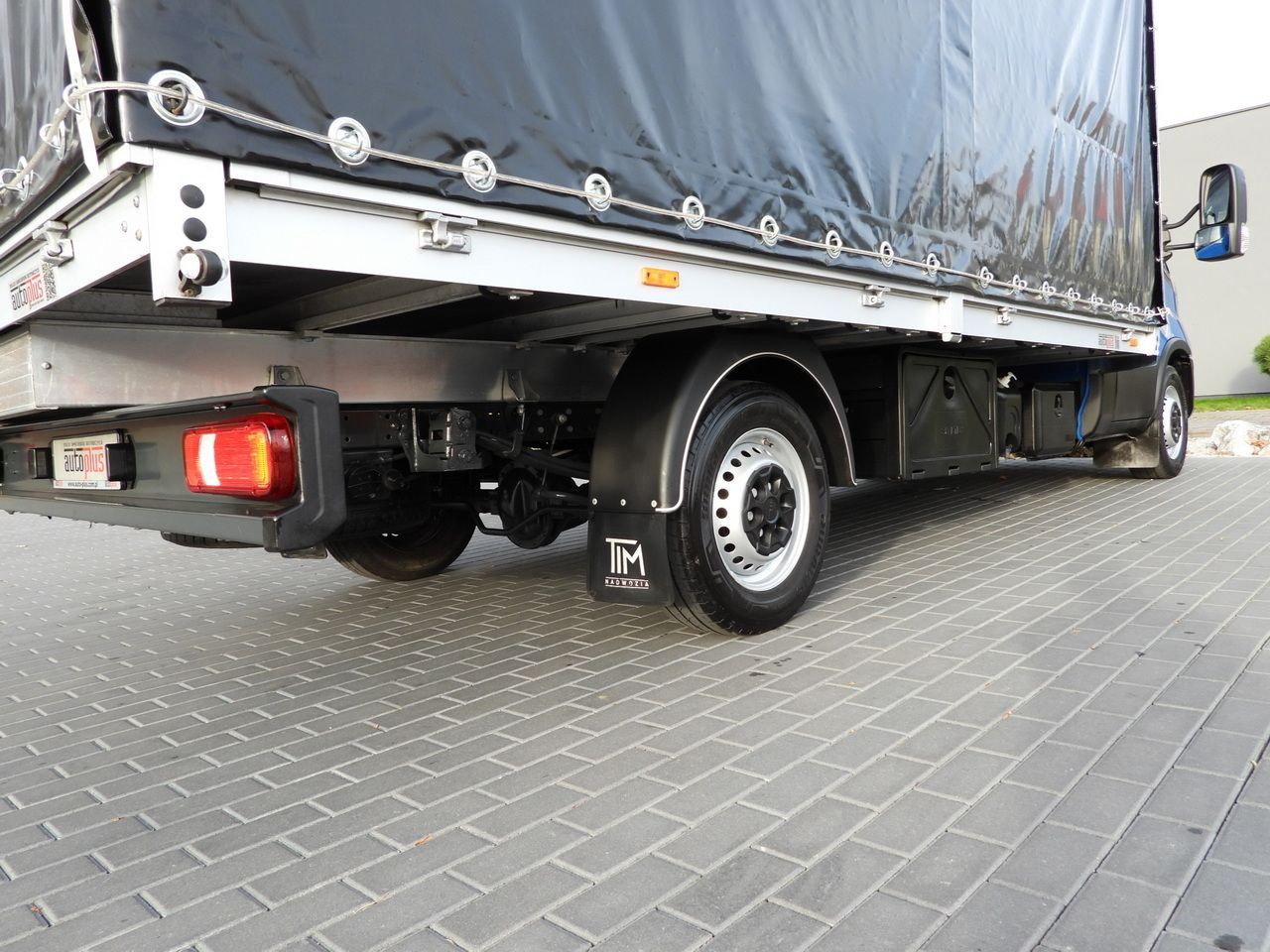 Тентованный фургон IVECO DAILY 35S21 TARPAULIN 10 PALLETS WEBASTO CRUISE CONTROL NAVIGATION LED LIGHTS AUTOMATIC TRANSMISSION HI-MATIC AIR CONDITIONING  210HP: фото 17