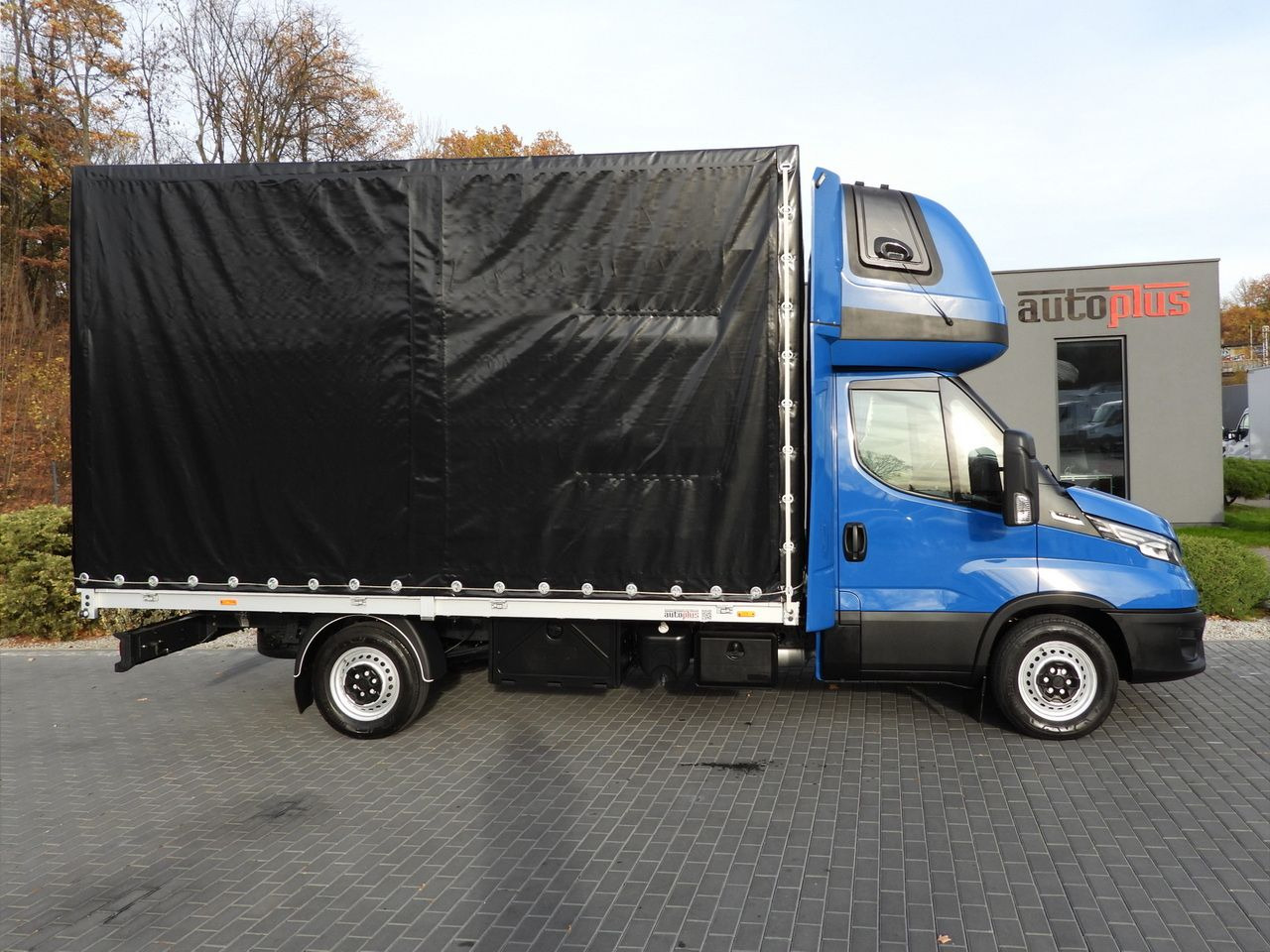 Тентованный фургон IVECO DAILY 35S21 TARPAULIN 10 PALLETS WEBASTO CRUISE CONTROL NAVIGATION LED LIGHTS AUTOMATIC TRANSMISSION HI-MATIC AIR CONDITIONING  210HP: фото 7