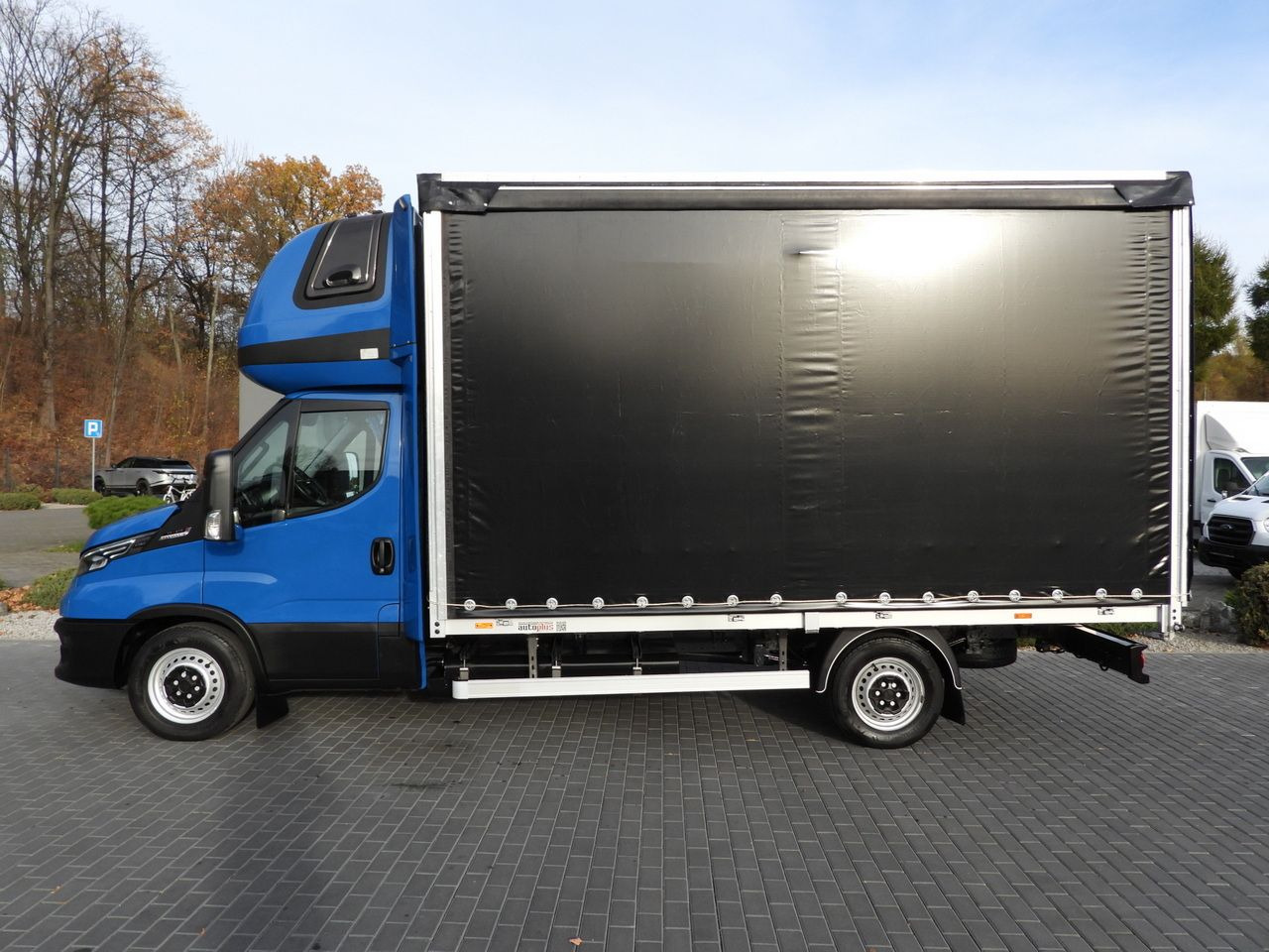 Тентованный фургон IVECO DAILY 35S21 TARPAULIN 10 PALLETS WEBASTO CRUISE CONTROL NAVIGATION LED LIGHTS AUTOMATIC TRANSMISSION HI-MATIC AIR CONDITIONING  210HP: фото 9
