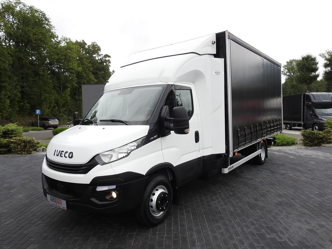 Тентованный грузовик IVECO DAILY 70C18 TARPAULIN LIFT 12 PALLETS WEBASTO CRUISE CONTROL TWIN WHEELS AIR CONDITIONING  180HP: фото 20