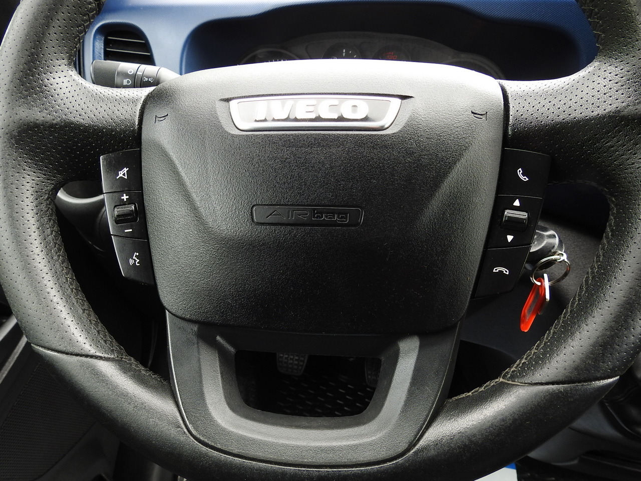 Тентованный грузовик IVECO DAILY 70C18 TARPAULIN LIFT 12 PALLETS WEBASTO CRUISE CONTROL TWIN WHEELS AIR CONDITIONING  180HP: фото 34