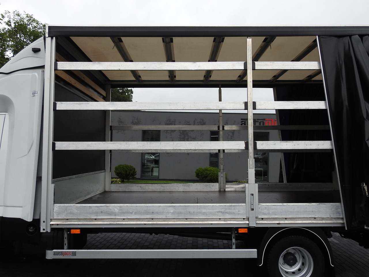 Тентованный грузовик IVECO DAILY 70C18 TARPAULIN LIFT 12 PALLETS WEBASTO CRUISE CONTROL TWIN WHEELS AIR CONDITIONING  180HP: фото 27