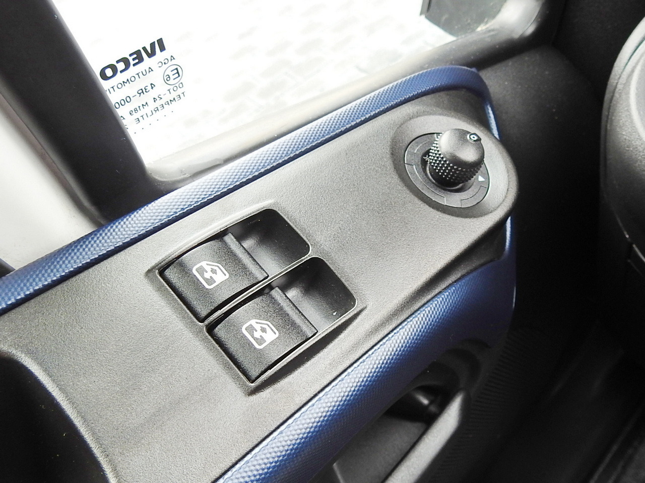 Тентованный грузовик IVECO DAILY 70C18 TARPAULIN LIFT 12 PALLETS WEBASTO CRUISE CONTROL TWIN WHEELS AIR CONDITIONING  180HP: фото 32