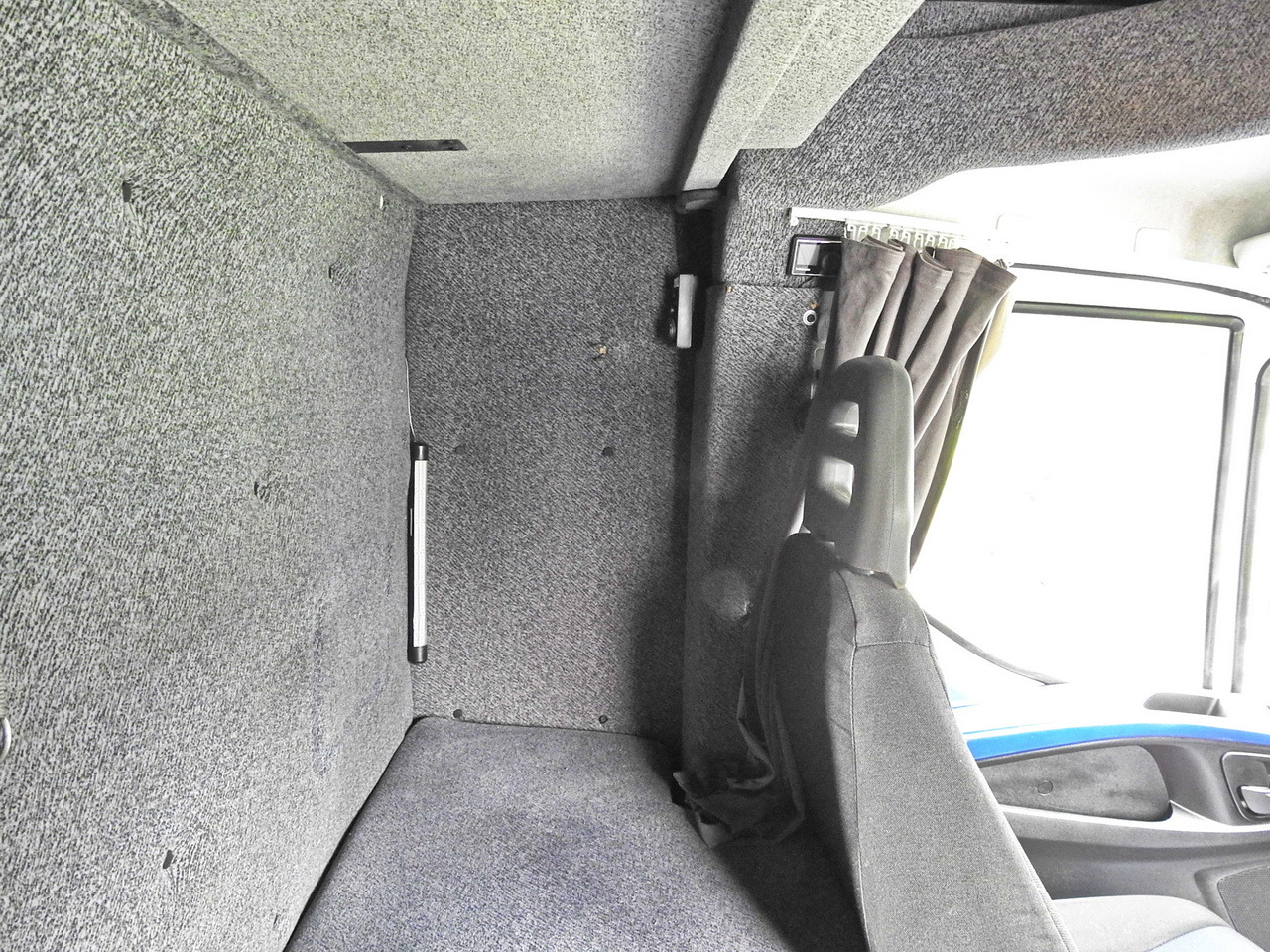 Тентованный грузовик IVECO DAILY 70C18 TARPAULIN LIFT 12 PALLETS WEBASTO CRUISE CONTROL TWIN WHEELS AIR CONDITIONING  180HP: фото 46