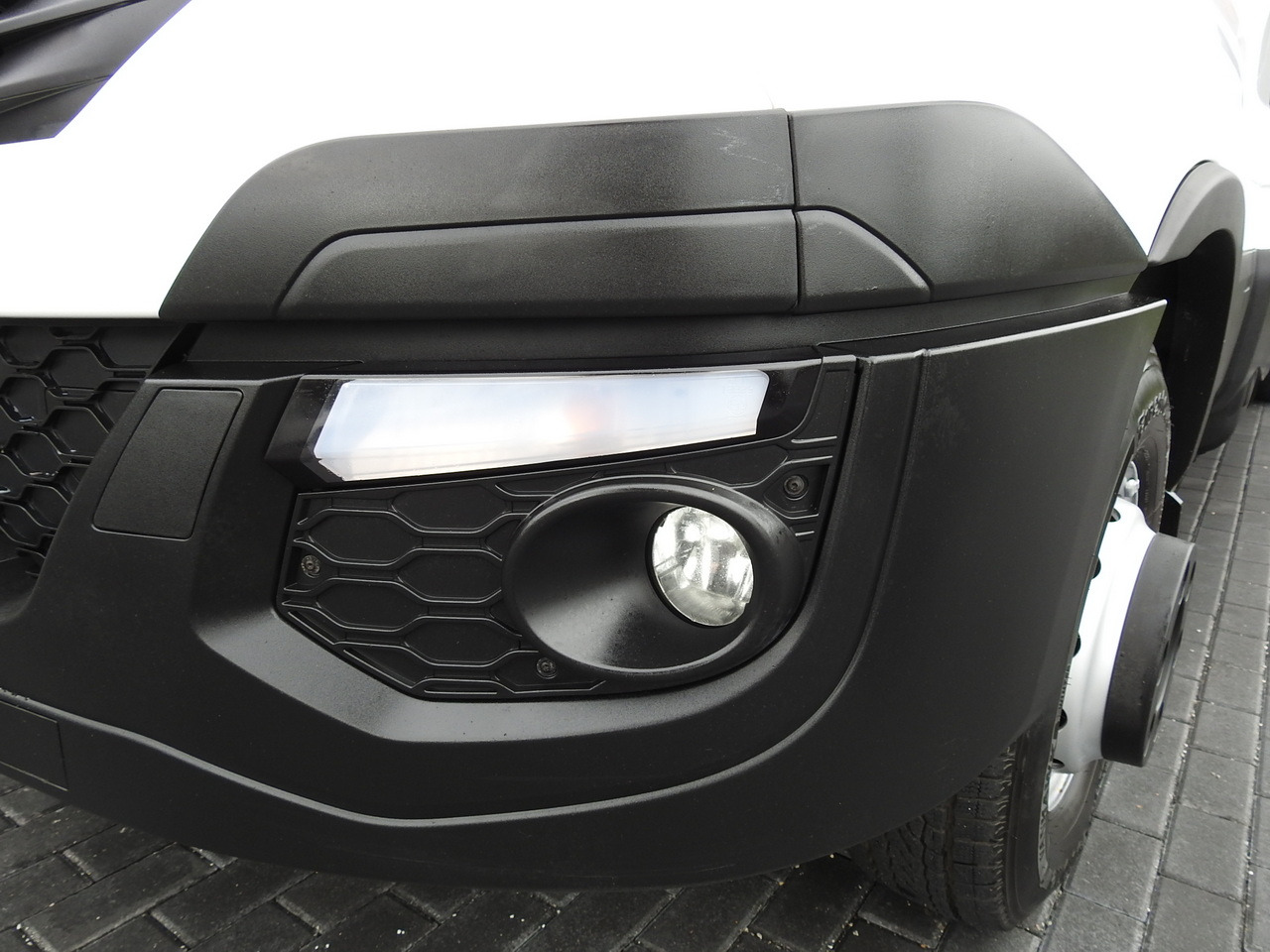 Тентованный грузовик IVECO DAILY 70C18 TARPAULIN LIFT 12 PALLETS WEBASTO CRUISE CONTROL TWIN WHEELS AIR CONDITIONING  180HP: фото 19