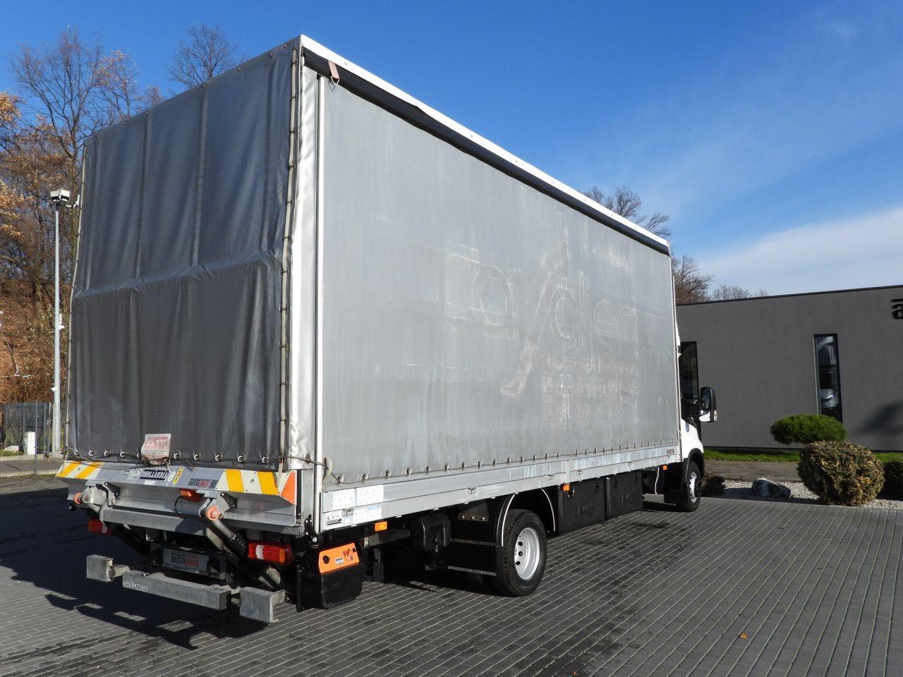 IVECO DAILY 70C18 TARPAULIN LIFT 16 PALLETS WEBASTO CRUISE CONTROL NAVIGATION LED LIGHTS PNEUMATICS AUTOMATIC TRANSMISSION HI-MATIC TWIN WHEELS AIR CONDITIONING 180HP - Тентованный фургон: фото 3 IVECO DAILY 70C18 TARPAULIN LIFT 16 PALLETS WEBASTO CRUISE CONTROL NAVIGATION LED LIGHTS PNEUMATICS AUTOMATIC TRANSMISSION HI-MATIC TWIN WHEELS AIR CONDITIONING 180HP - Тентованный фургон: фото 3