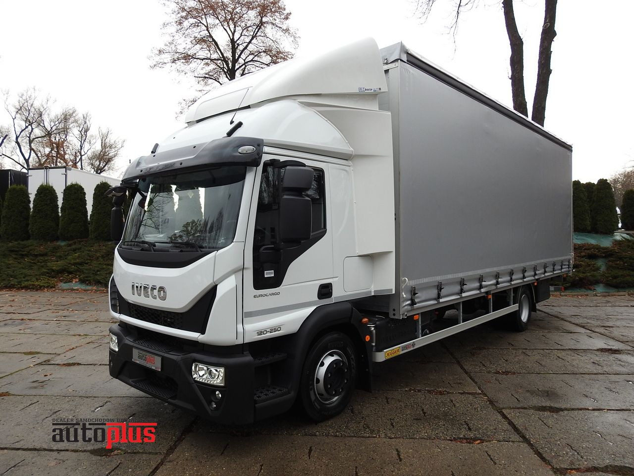 IVECO EUROCARGO 120-250 NEW TARPAULIN LIFT 18 PALLETS WEBASTO CRUISE CONTROL AIR CONDITIONING LED LIGHTS PNEUMATICS AUTOMATIC TRANSMISSION HI-MATIC 250HP - Тентованный грузовик: фото 1 IVECO EUROCARGO 120-250 NEW TARPAULIN LIFT 18 PALLETS WEBASTO CRUISE CONTROL AIR CONDITIONING LED LIGHTS PNEUMATICS AUTOMATIC TRANSMISSION HI-MATIC 250HP - Тентованный грузовик: фото 1