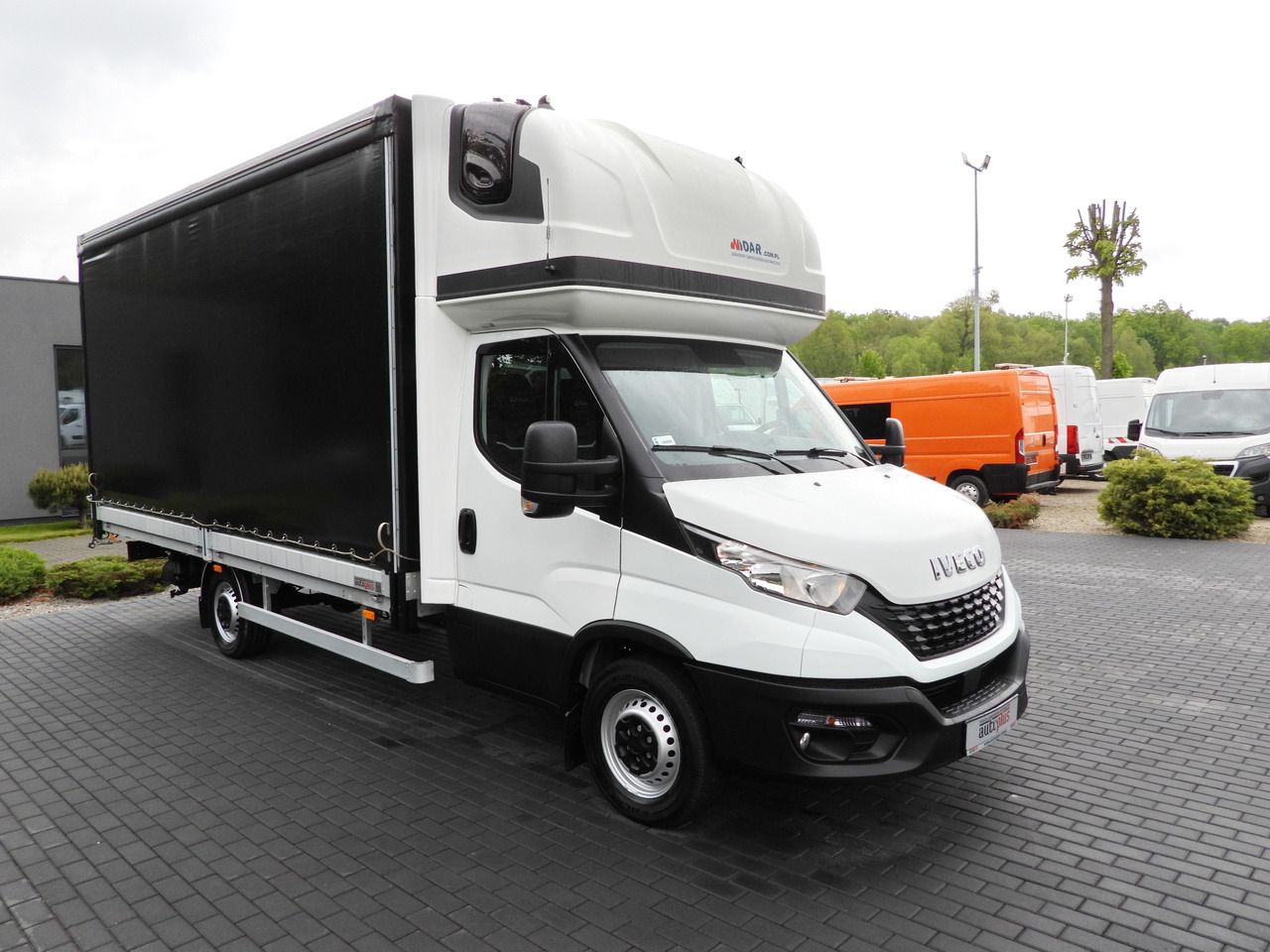Iveco DAILY 35S18 PRITSCHE PLANE 10 PALETTEN WEBASTO - Тентованный фургон: фото 4 Iveco DAILY 35S18 PRITSCHE PLANE 10 PALETTEN WEBASTO - Тентованный фургон: фото 4