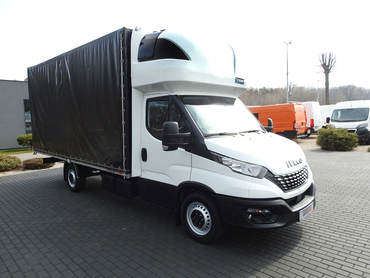 Iveco DAILY 35S18 PRITSCHE PLANE 10 PALETTEN WEBASTO - Тентованный фургон: фото 4 Iveco DAILY 35S18 PRITSCHE PLANE 10 PALETTEN WEBASTO - Тентованный фургон: фото 4