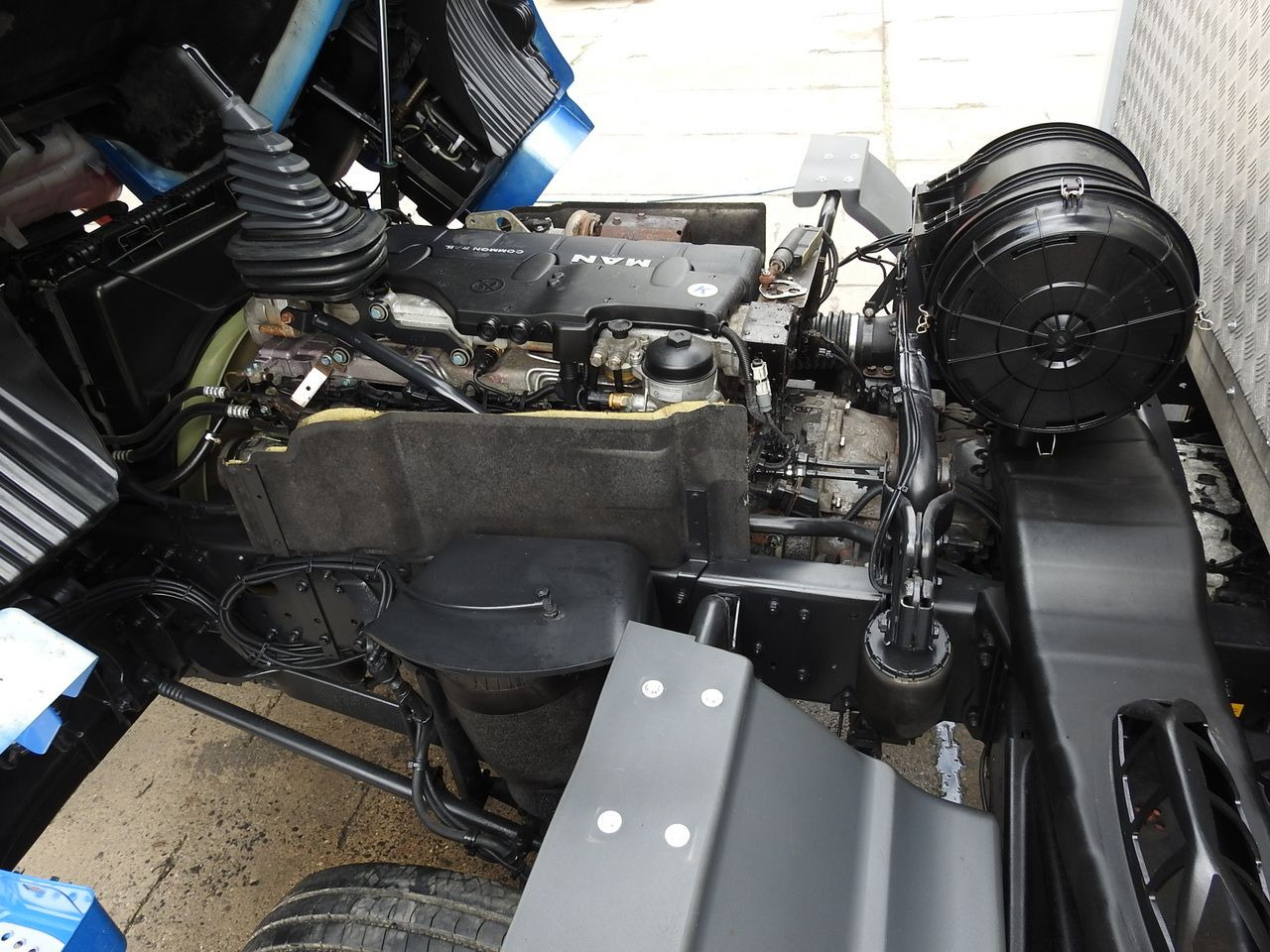 Тентованный грузовик MAN TGM 15.290 TARPAULIN LIFT 18 PALLETS CRUISE CONTROL TWIN WHEELS AIR CONDITIONING 290HP: фото 38 Тентованный грузовик MAN TGM 15.290 TARPAULIN LIFT 18 PALLETS CRUISE CONTROL TWIN WHEELS AIR CONDITIONING 290HP: фото 38