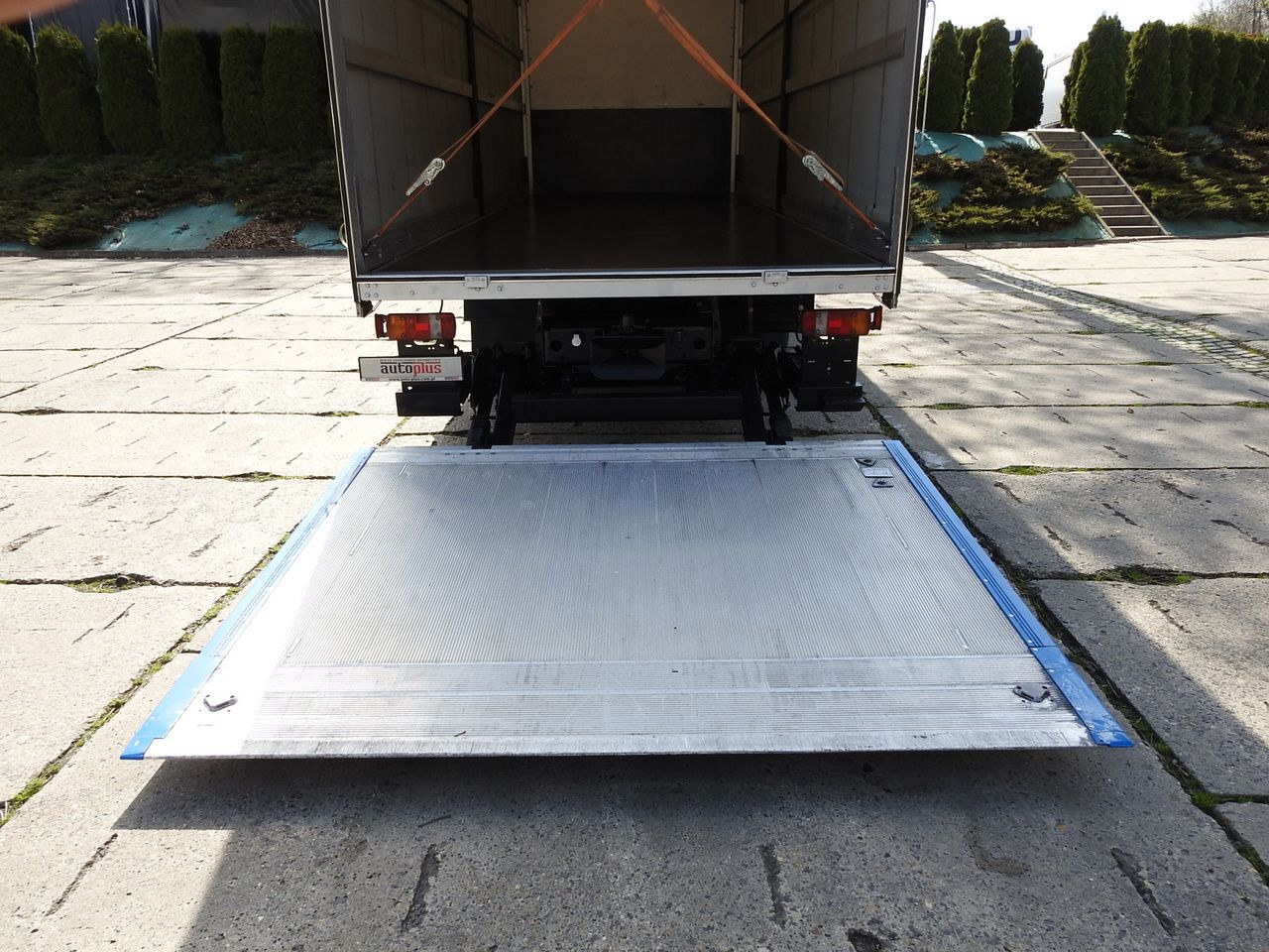 Тентованный грузовик MAN TGM 15.290 TARPAULIN LIFT 18 PALLETS CRUISE CONTROL TWIN WHEELS AIR CONDITIONING 290HP: фото 14 Тентованный грузовик MAN TGM 15.290 TARPAULIN LIFT 18 PALLETS CRUISE CONTROL TWIN WHEELS AIR CONDITIONING 290HP: фото 14