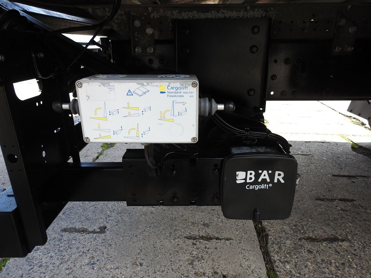 Тентованный грузовик MAN TGM 15.290 TARPAULIN LIFT 18 PALLETS CRUISE CONTROL TWIN WHEELS AIR CONDITIONING 290HP: фото 32 Тентованный грузовик MAN TGM 15.290 TARPAULIN LIFT 18 PALLETS CRUISE CONTROL TWIN WHEELS AIR CONDITIONING 290HP: фото 32