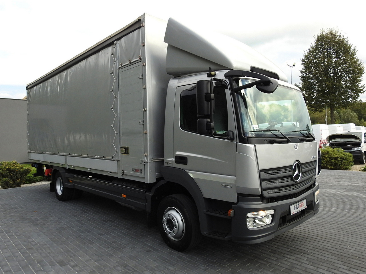 MERCEDES ATEGO 1221 TARPAULIN LIFT 16 PALLETS WEBASTO AIR CONDITIONING PNEUMATICS TWIN WHEELS 230HP - Тентованный грузовик: фото 4 MERCEDES ATEGO 1221 TARPAULIN LIFT 16 PALLETS WEBASTO AIR CONDITIONING PNEUMATICS TWIN WHEELS 230HP - Тентованный грузовик: фото 4