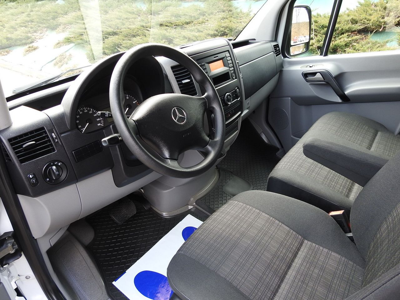 MERCEDES SPRINTER 316 THREE-WAY TIPPER  CRUISE CONTROL AUTOMATIC TRANSMISSION  AIR CONDITIONING  160HP - Малотоннажный самосвал: фото 2 MERCEDES SPRINTER 316 THREE-WAY TIPPER  CRUISE CONTROL AUTOMATIC TRANSMISSION  AIR CONDITIONING  160HP - Малотоннажный самосвал: фото 2
