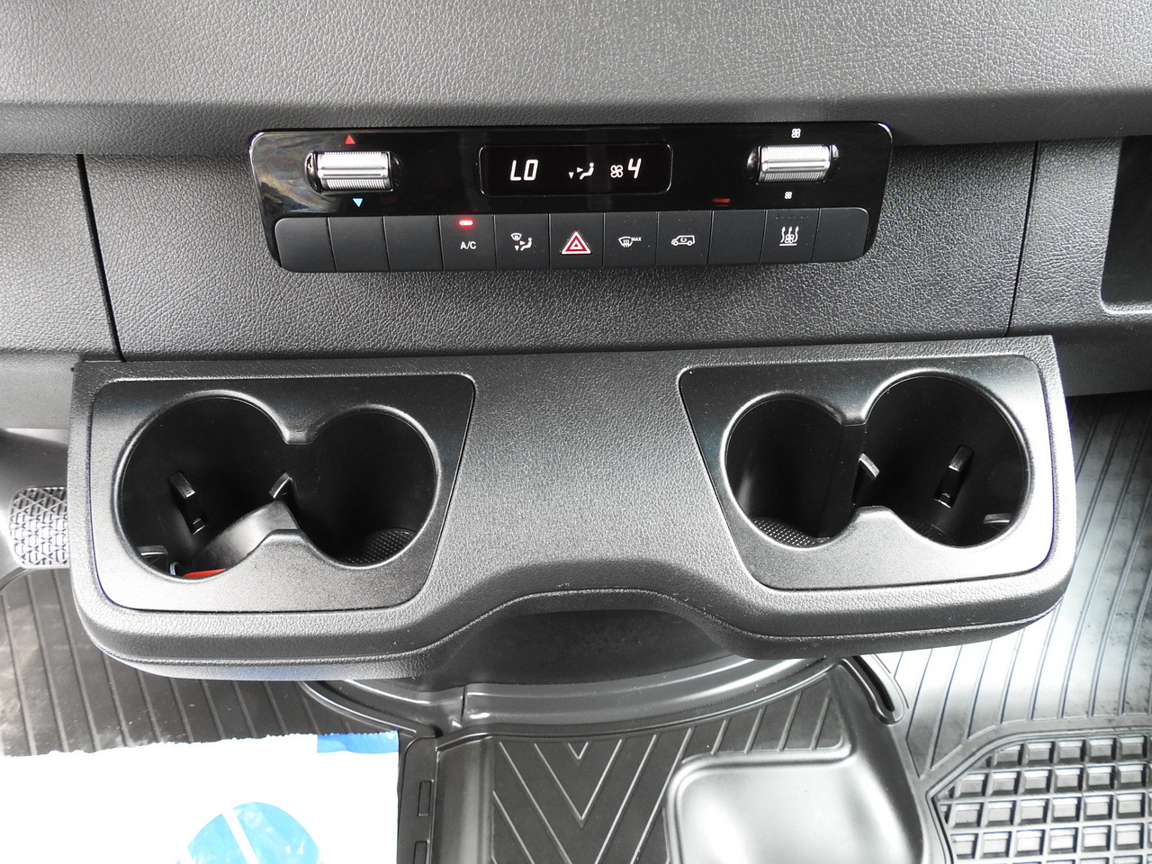 Цельнометаллический фургон MERCEDES SPRINTER BOX DELIVERY VAN 5 SEATS CRUISE CONTROL NAVIGATION AIR CONDITIONING AUTOMATIC TRANSMISSION 160HP: фото 35 Цельнометаллический фургон MERCEDES SPRINTER BOX DELIVERY VAN 5 SEATS CRUISE CONTROL NAVIGATION AIR CONDITIONING AUTOMATIC TRANSMISSION 160HP: фото 35