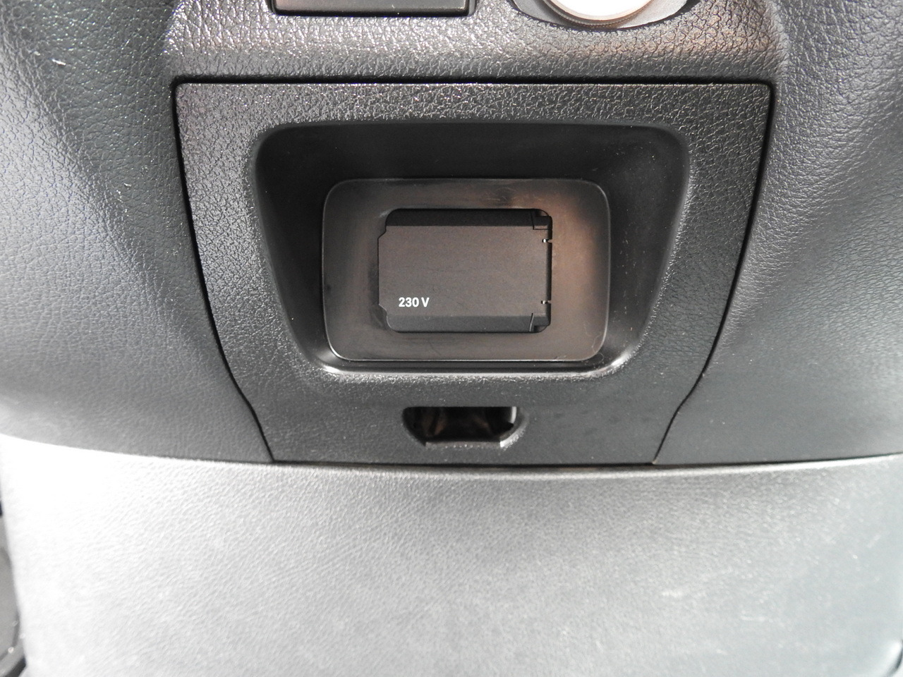 Цельнометаллический фургон MERCEDES SPRINTER BOX DELIVERY VAN 5 SEATS CRUISE CONTROL NAVIGATION AIR CONDITIONING AUTOMATIC TRANSMISSION 160HP: фото 39 Цельнометаллический фургон MERCEDES SPRINTER BOX DELIVERY VAN 5 SEATS CRUISE CONTROL NAVIGATION AIR CONDITIONING AUTOMATIC TRANSMISSION 160HP: фото 39