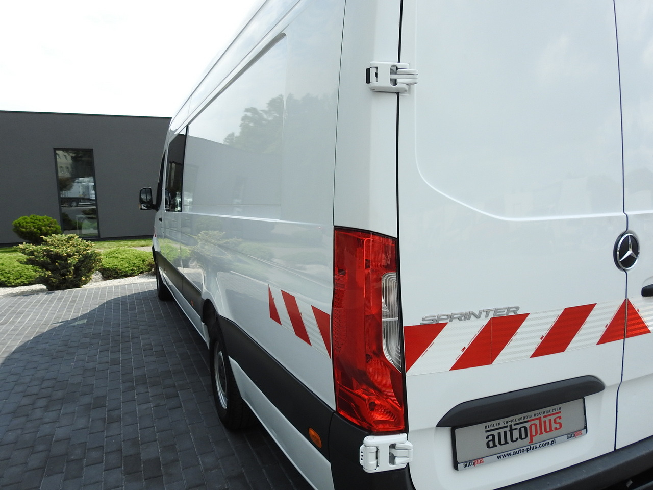 Цельнометаллический фургон MERCEDES SPRINTER BOX DELIVERY VAN 5 SEATS CRUISE CONTROL NAVIGATION AIR CONDITIONING AUTOMATIC TRANSMISSION 160HP: фото 16 Цельнометаллический фургон MERCEDES SPRINTER BOX DELIVERY VAN 5 SEATS CRUISE CONTROL NAVIGATION AIR CONDITIONING AUTOMATIC TRANSMISSION 160HP: фото 16