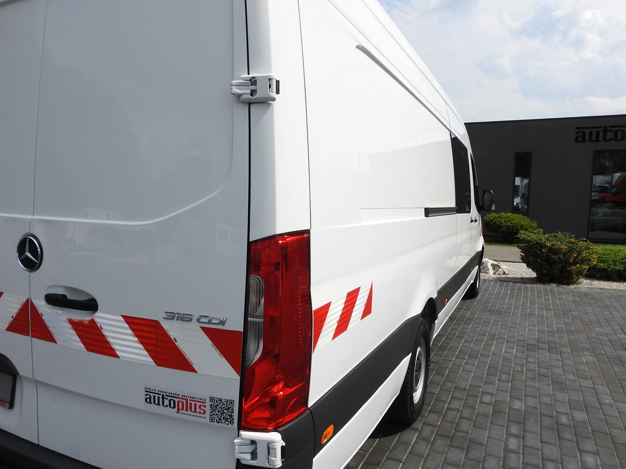 Цельнометаллический фургон MERCEDES SPRINTER BOX DELIVERY VAN 5 SEATS CRUISE CONTROL NAVIGATION AIR CONDITIONING AUTOMATIC TRANSMISSION 160HP: фото 17 Цельнометаллический фургон MERCEDES SPRINTER BOX DELIVERY VAN 5 SEATS CRUISE CONTROL NAVIGATION AIR CONDITIONING AUTOMATIC TRANSMISSION 160HP: фото 17