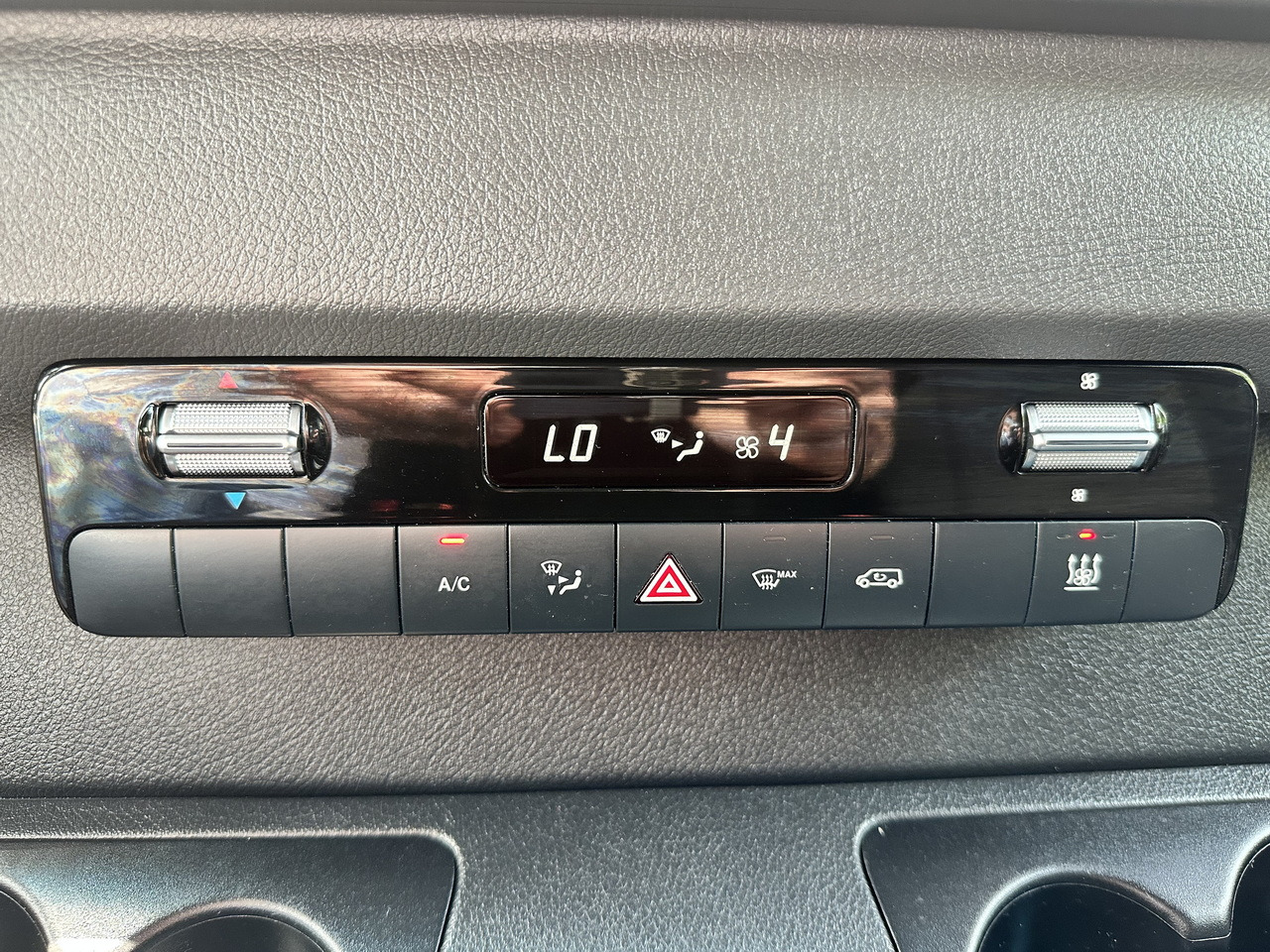 Цельнометаллический фургон MERCEDES SPRINTER BOX DELIVERY VAN 5 SEATS CRUISE CONTROL NAVIGATION AIR CONDITIONING AUTOMATIC TRANSMISSION 160HP: фото 36 Цельнометаллический фургон MERCEDES SPRINTER BOX DELIVERY VAN 5 SEATS CRUISE CONTROL NAVIGATION AIR CONDITIONING AUTOMATIC TRANSMISSION 160HP: фото 36