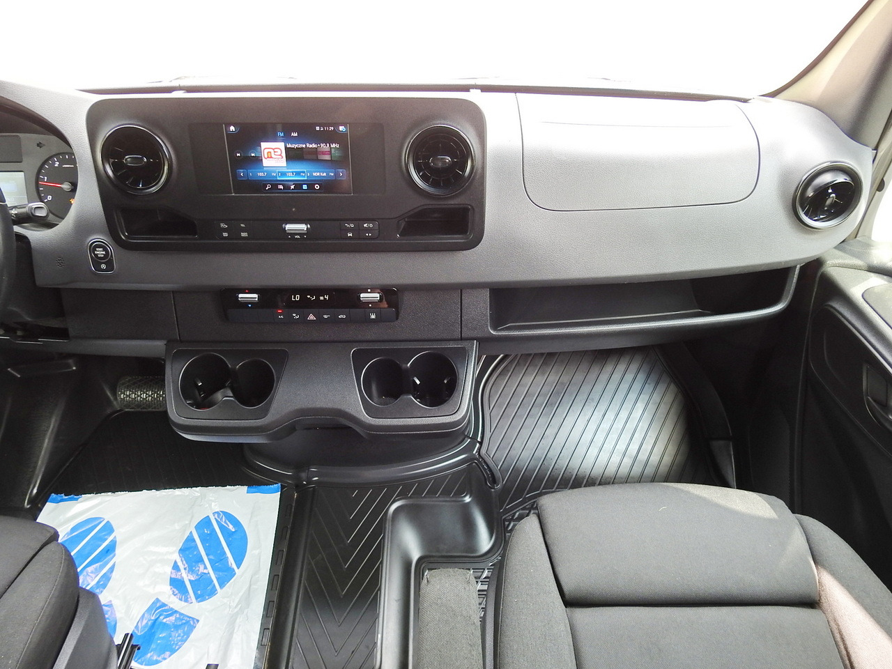 Цельнометаллический фургон MERCEDES SPRINTER BOX DELIVERY VAN 5 SEATS CRUISE CONTROL NAVIGATION AIR CONDITIONING AUTOMATIC TRANSMISSION 160HP: фото 33 Цельнометаллический фургон MERCEDES SPRINTER BOX DELIVERY VAN 5 SEATS CRUISE CONTROL NAVIGATION AIR CONDITIONING AUTOMATIC TRANSMISSION 160HP: фото 33