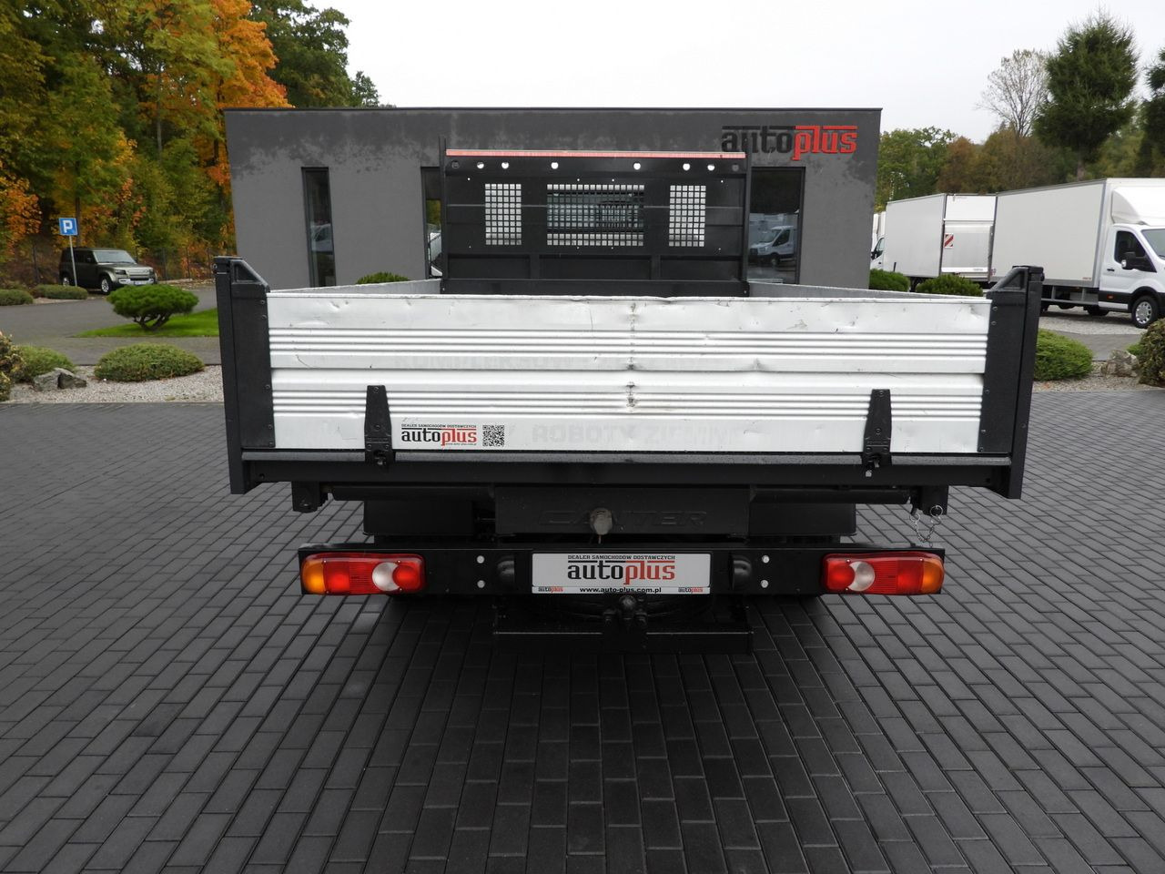 Малотоннажный самосвал MITSUBISHI CANTER FUSO 3C15 THREE-WAY TIPPER 3 SEATS LED LIGHTS TWIN WHEELS  150HP: фото 13