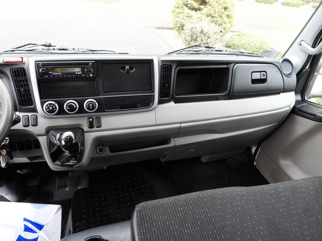 Малотоннажный самосвал MITSUBISHI CANTER FUSO 3C15 THREE-WAY TIPPER 3 SEATS LED LIGHTS TWIN WHEELS  150HP: фото 44