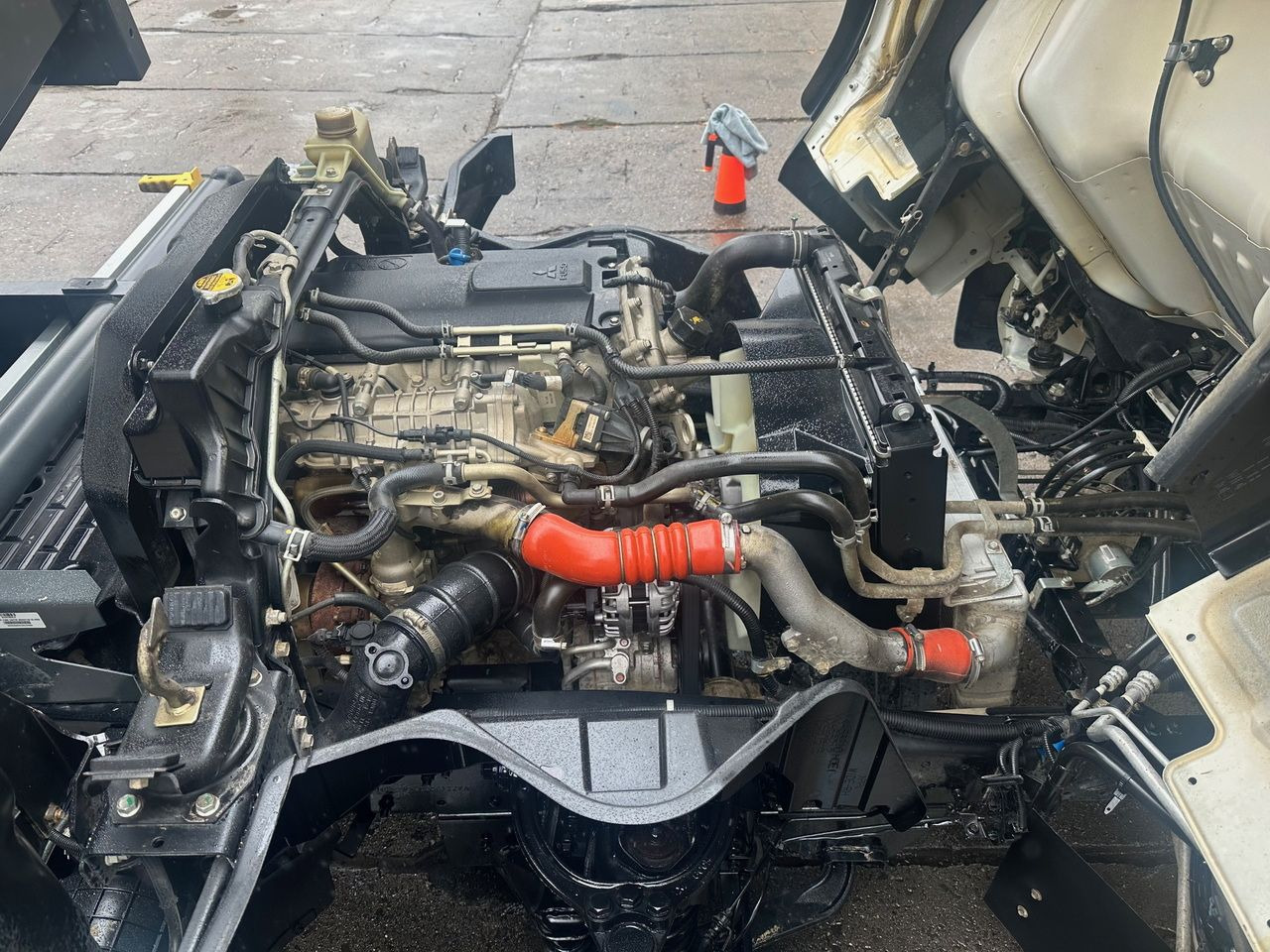 Малотоннажный самосвал MITSUBISHI CANTER FUSO 3C15 THREE-WAY TIPPER 3 SEATS LED LIGHTS TWIN WHEELS  150HP: фото 36