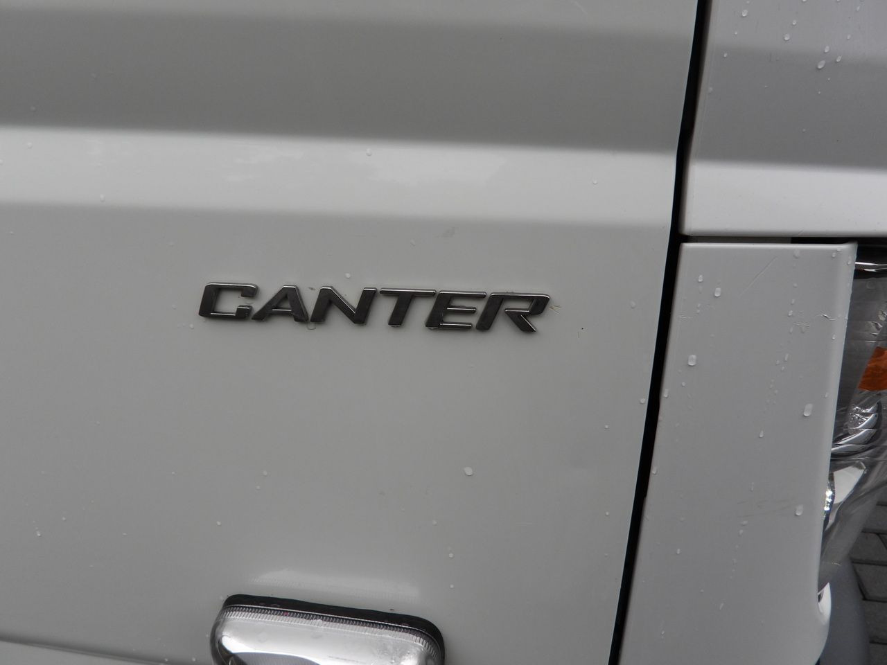 Малотоннажный самосвал MITSUBISHI CANTER FUSO 3C15 THREE-WAY TIPPER 3 SEATS LED LIGHTS TWIN WHEELS  150HP: фото 25