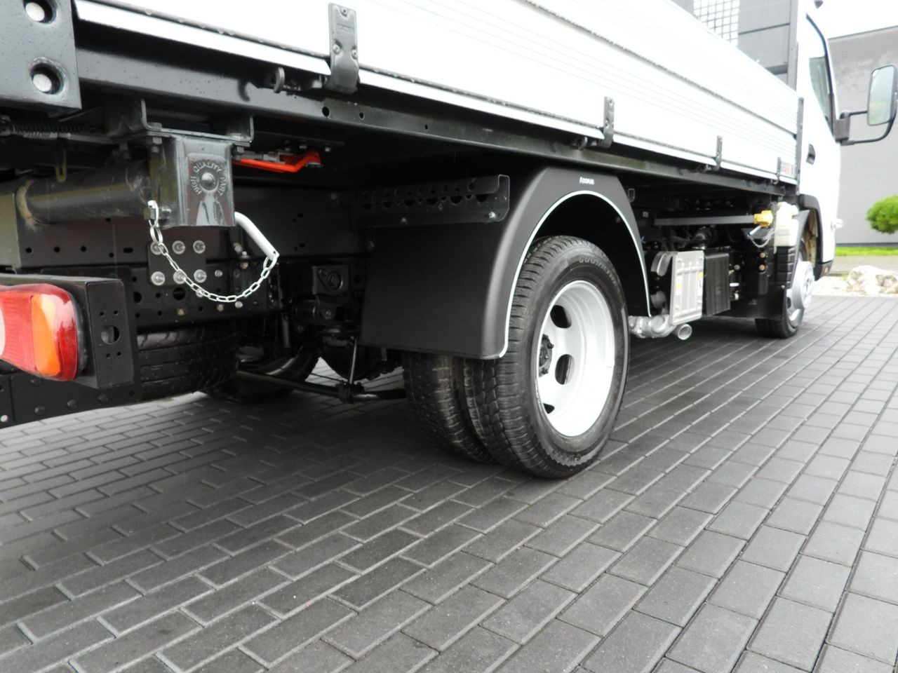 Малотоннажный самосвал MITSUBISHI CANTER FUSO 3C15 THREE-WAY TIPPER 3 SEATS LED LIGHTS TWIN WHEELS  150HP: фото 19