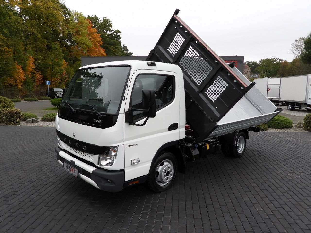 Малотоннажный самосвал MITSUBISHI CANTER FUSO 3C15 THREE-WAY TIPPER 3 SEATS LED LIGHTS TWIN WHEELS  150HP: фото 20
