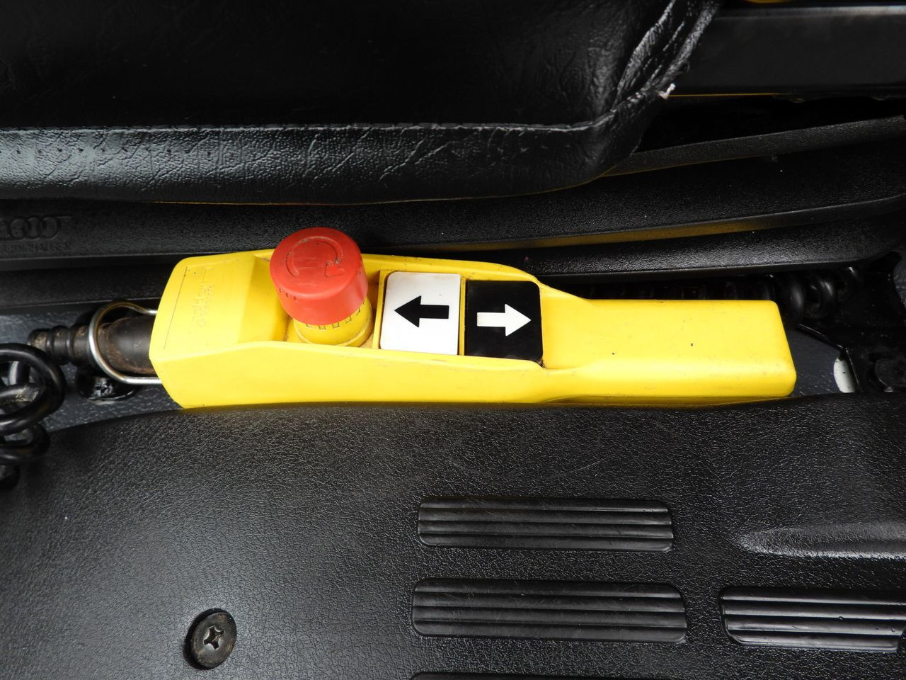 Малотоннажный самосвал MITSUBISHI CANTER FUSO 3C15 THREE-WAY TIPPER 3 SEATS LED LIGHTS TWIN WHEELS  150HP: фото 40