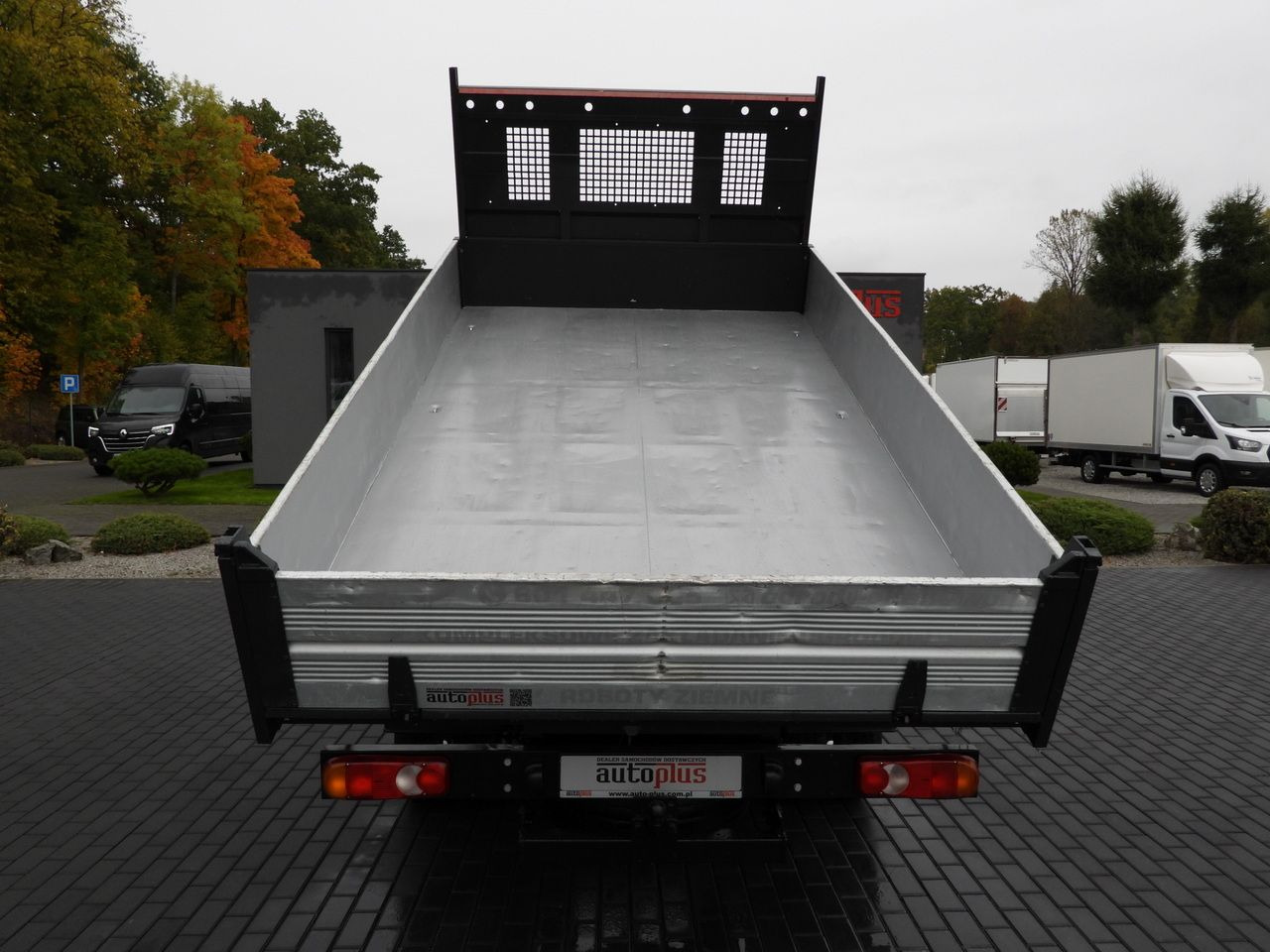 Малотоннажный самосвал MITSUBISHI CANTER FUSO 3C15 THREE-WAY TIPPER 3 SEATS LED LIGHTS TWIN WHEELS  150HP: фото 14