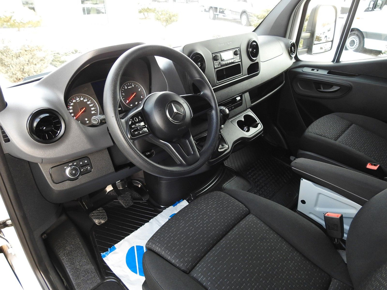 Mercedes-Benz SPRINTER 316 PRITSCHE PLANE 8 PALETTEN WEBASTO - Тентованный фургон, Грузопассажирский фургон: фото 2 Mercedes-Benz SPRINTER 316 PRITSCHE PLANE 8 PALETTEN WEBASTO - Тентованный фургон, Грузопассажирский фургон: фото 2