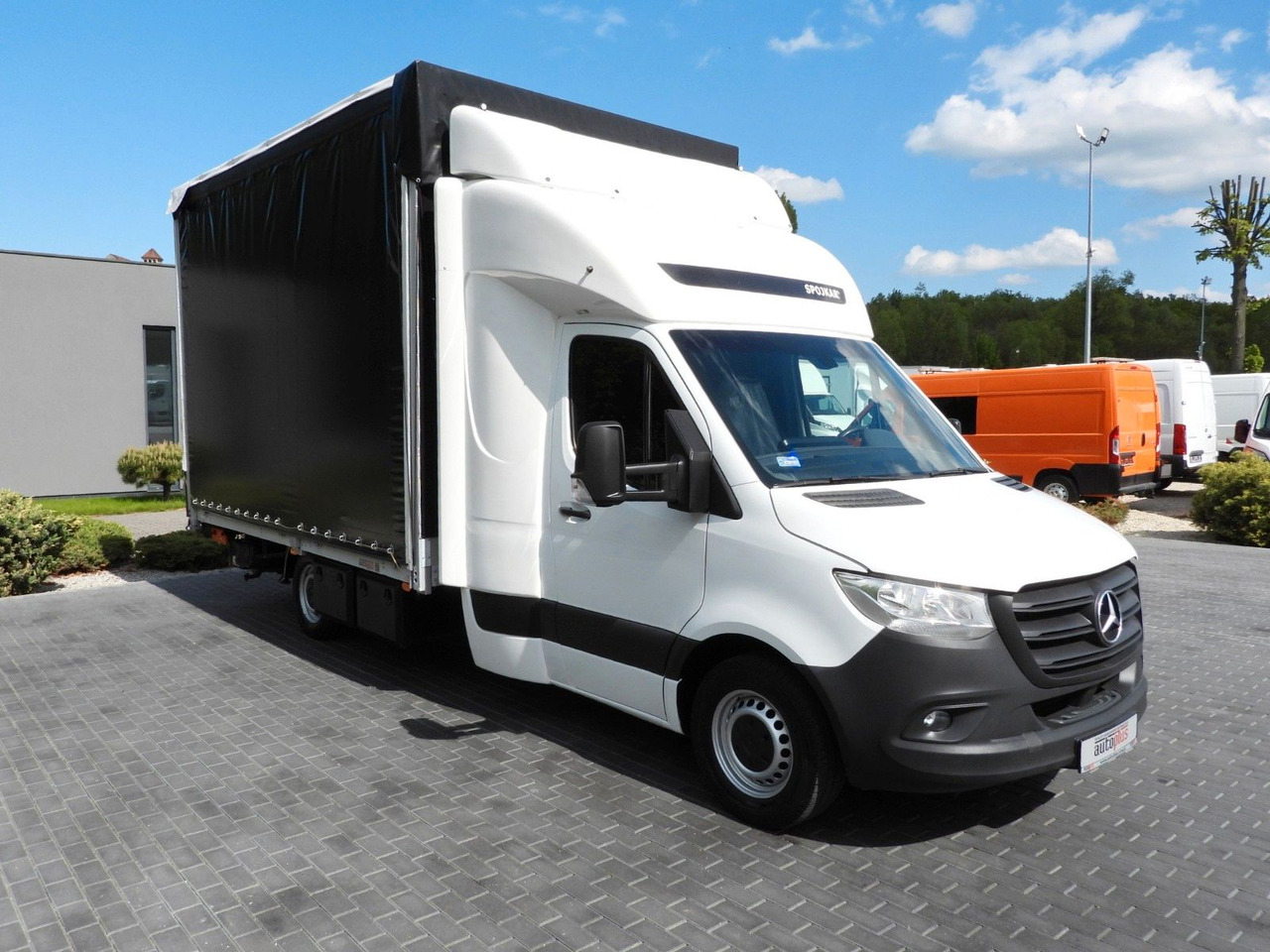 Mercedes-Benz SPRINTER 316 PRITSCHE PLANE AUFZUG 10 PALETTEN - Тентованный фургон, Грузопассажирский фургон: фото 4 Mercedes-Benz SPRINTER 316 PRITSCHE PLANE AUFZUG 10 PALETTEN - Тентованный фургон, Грузопассажирский фургон: фото 4