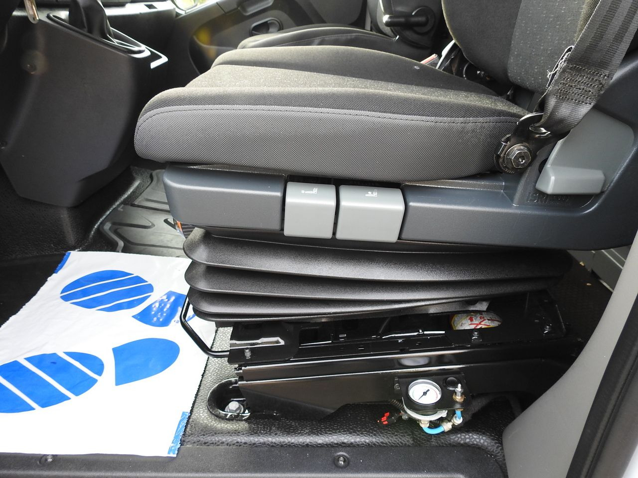 Тентованный фургон OPEL MOVANO TARPAULIN 10 PALLETS WEBASTO CRUISE CONTROL LED LIGHTS PNEUMATICS AIR CONDITIONING  165HP: фото 33 Тентованный фургон OPEL MOVANO TARPAULIN 10 PALLETS WEBASTO CRUISE CONTROL LED LIGHTS PNEUMATICS AIR CONDITIONING  165HP: фото 33