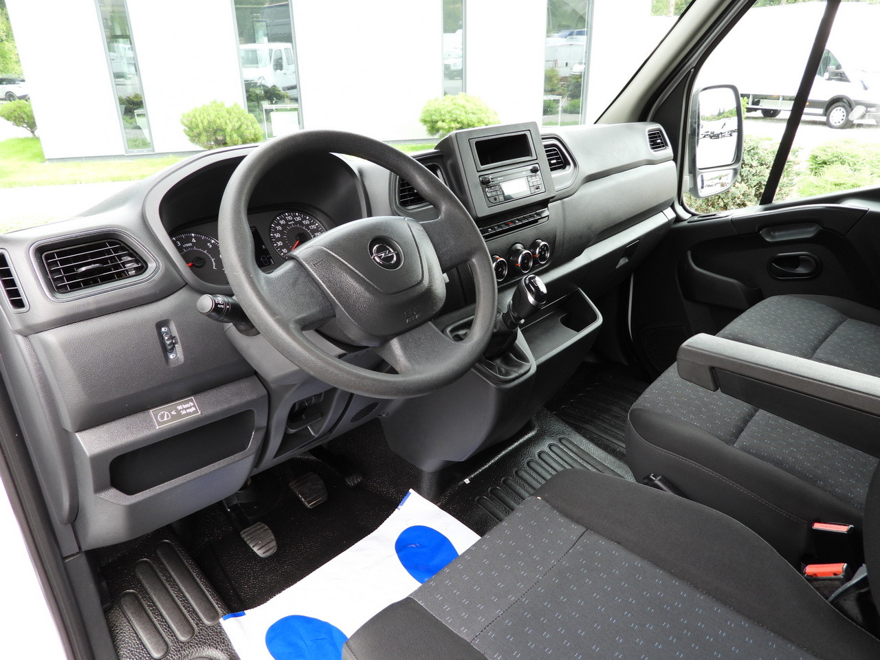 OPEL MOVANO TIPPER DOUBLE CABIN DOKA 7 SEATS LED LIGHTS TWIN WHEELS AIR CONDITIONING 145HP - Малотоннажный самосвал: фото 2 OPEL MOVANO TIPPER DOUBLE CABIN DOKA 7 SEATS LED LIGHTS TWIN WHEELS AIR CONDITIONING 145HP - Малотоннажный самосвал: фото 2