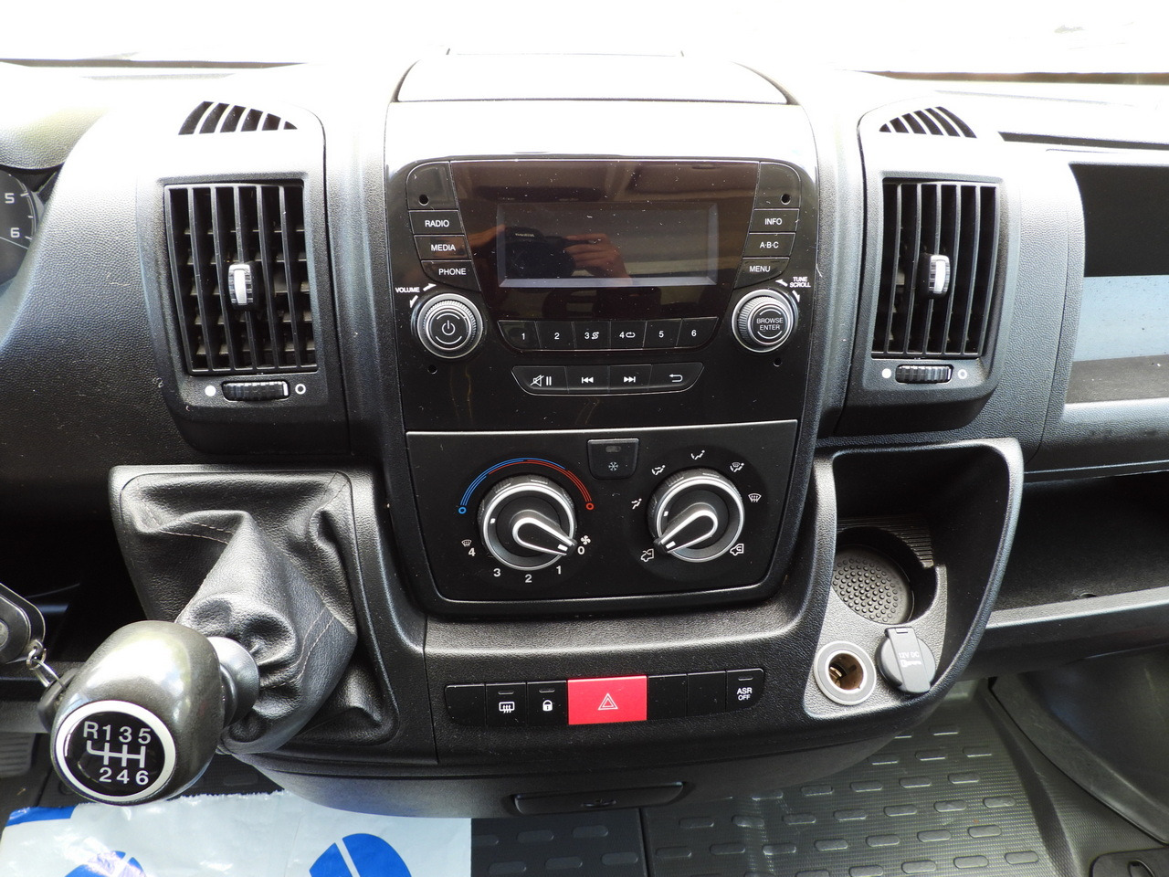 Фургон с закрытым кузовом PEUGEOT BOXER BOX 8 PALLETS CRUISE CONTROL AIR CONDITIONING  130HP: фото 29