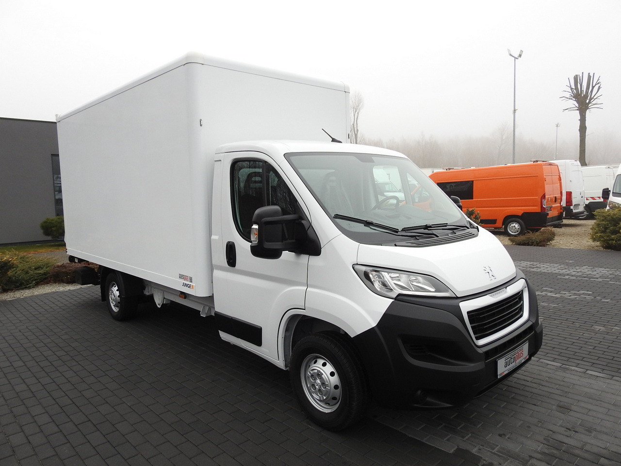 PEUGEOT BOXER BOX LIFT 8 PALLETS CRUISE CONTROL AIR CONDITIONING 140HP - Фургон-рефрижератор: фото 4 PEUGEOT BOXER BOX LIFT 8 PALLETS CRUISE CONTROL AIR CONDITIONING 140HP - Фургон-рефрижератор: фото 4